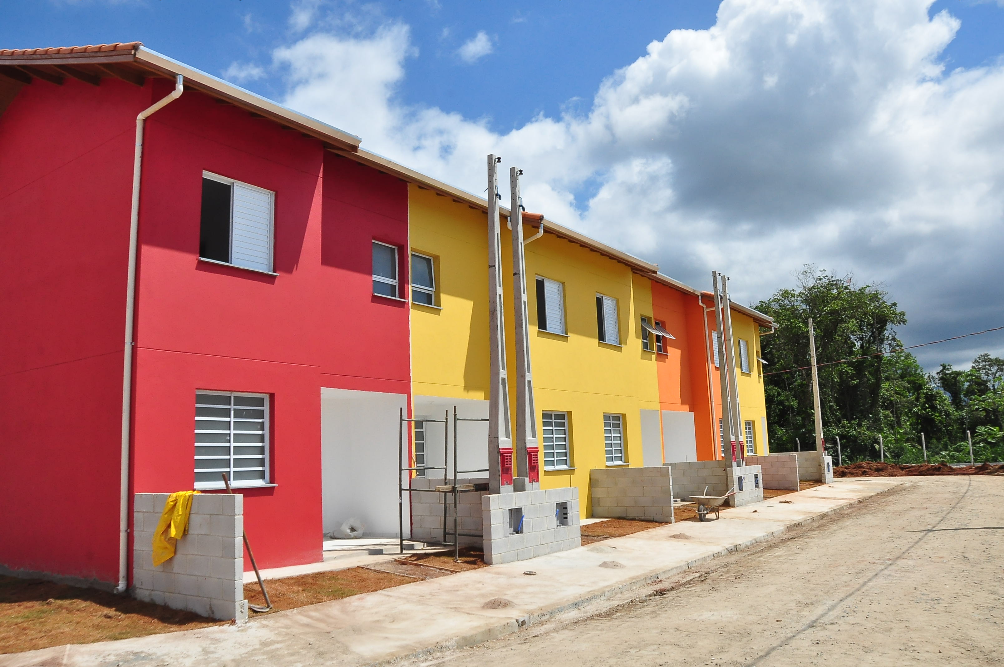 Famílias do Jardim Vicente de Carvalho recebem mais 40 moradias