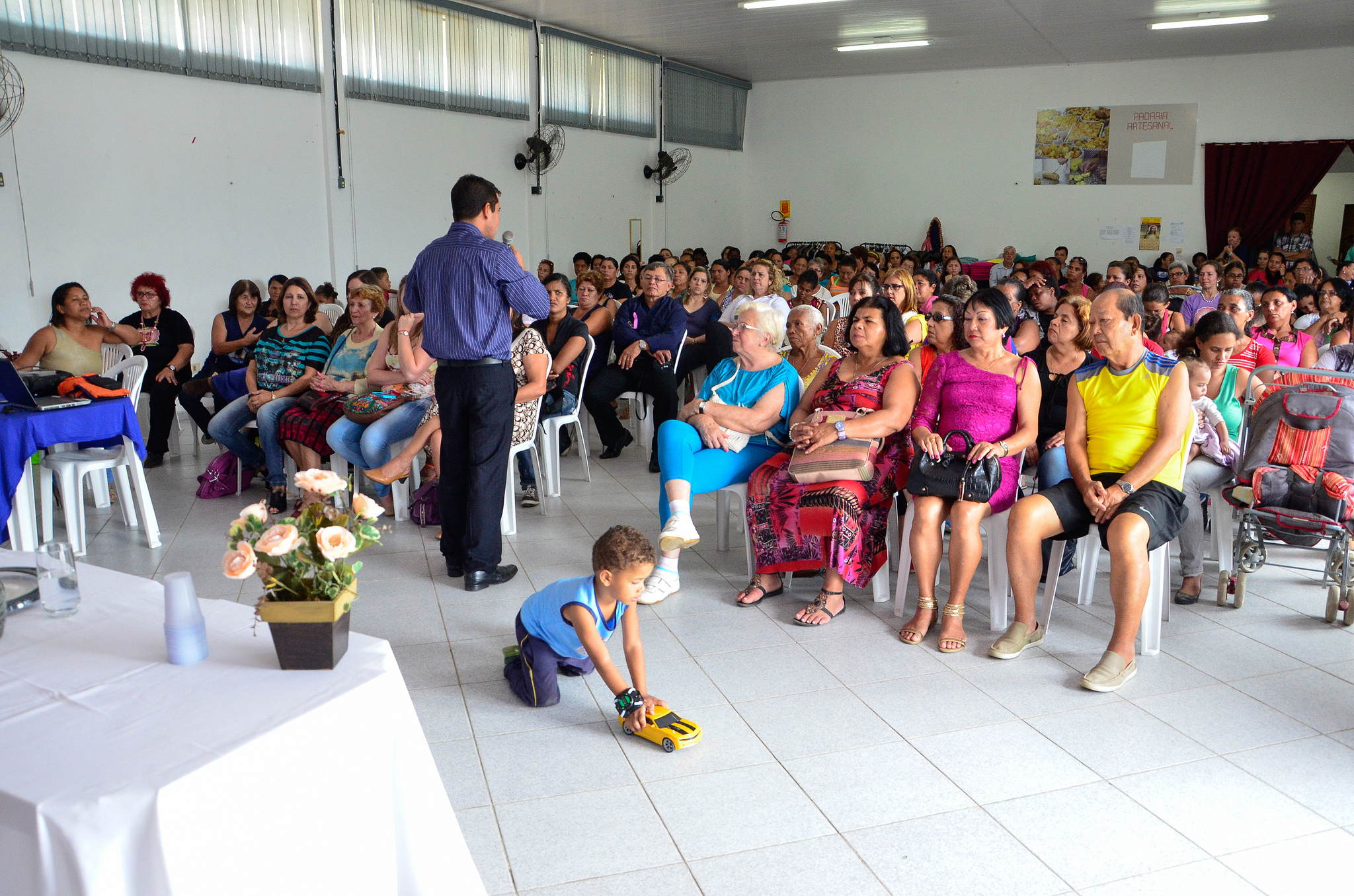 ‘Fala Mulher’ atrai público de mais de 200 mulheres