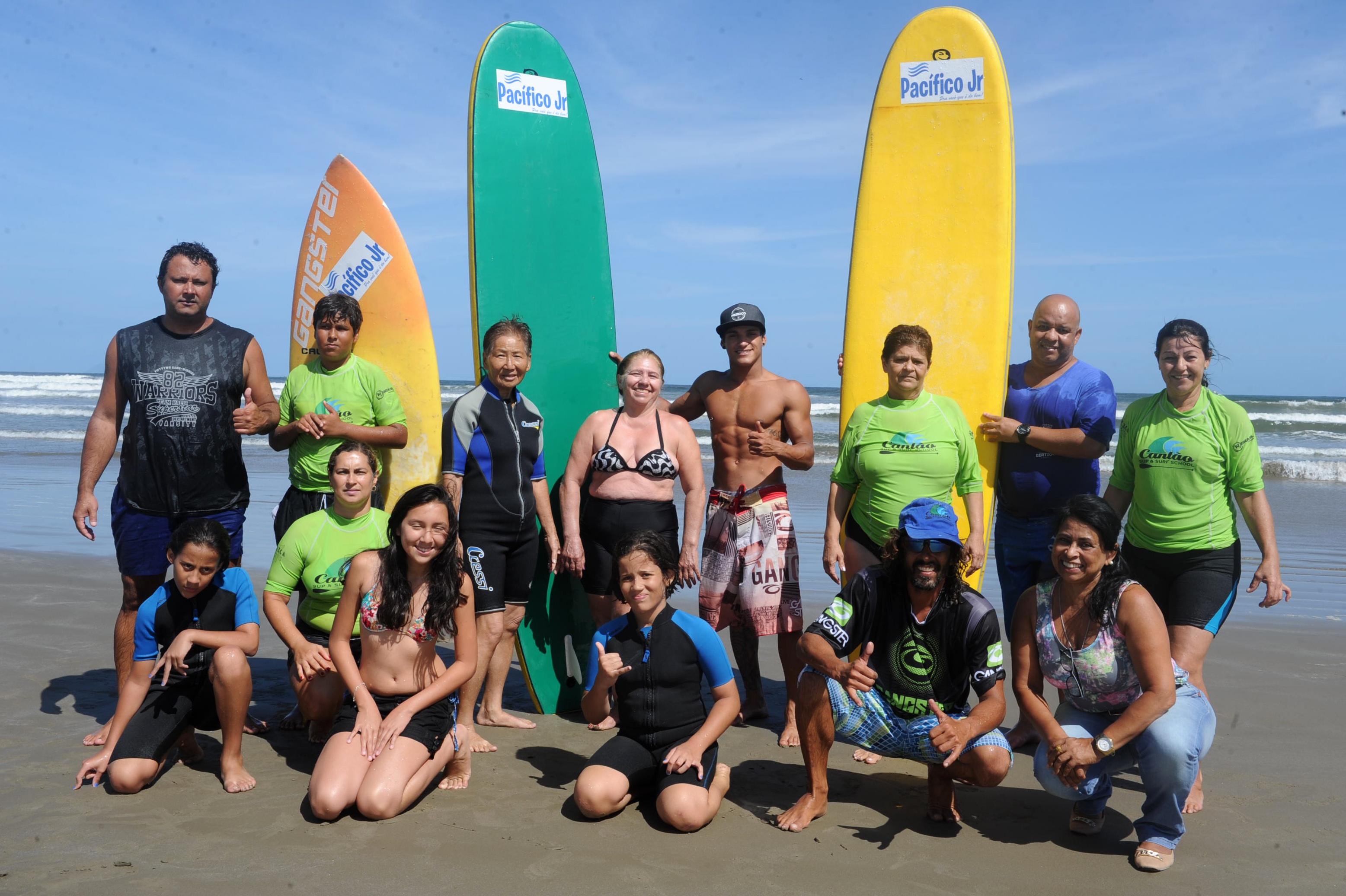 Quiosque 04 oferece aulas de surf gratuitas ao público da 3ª Idade