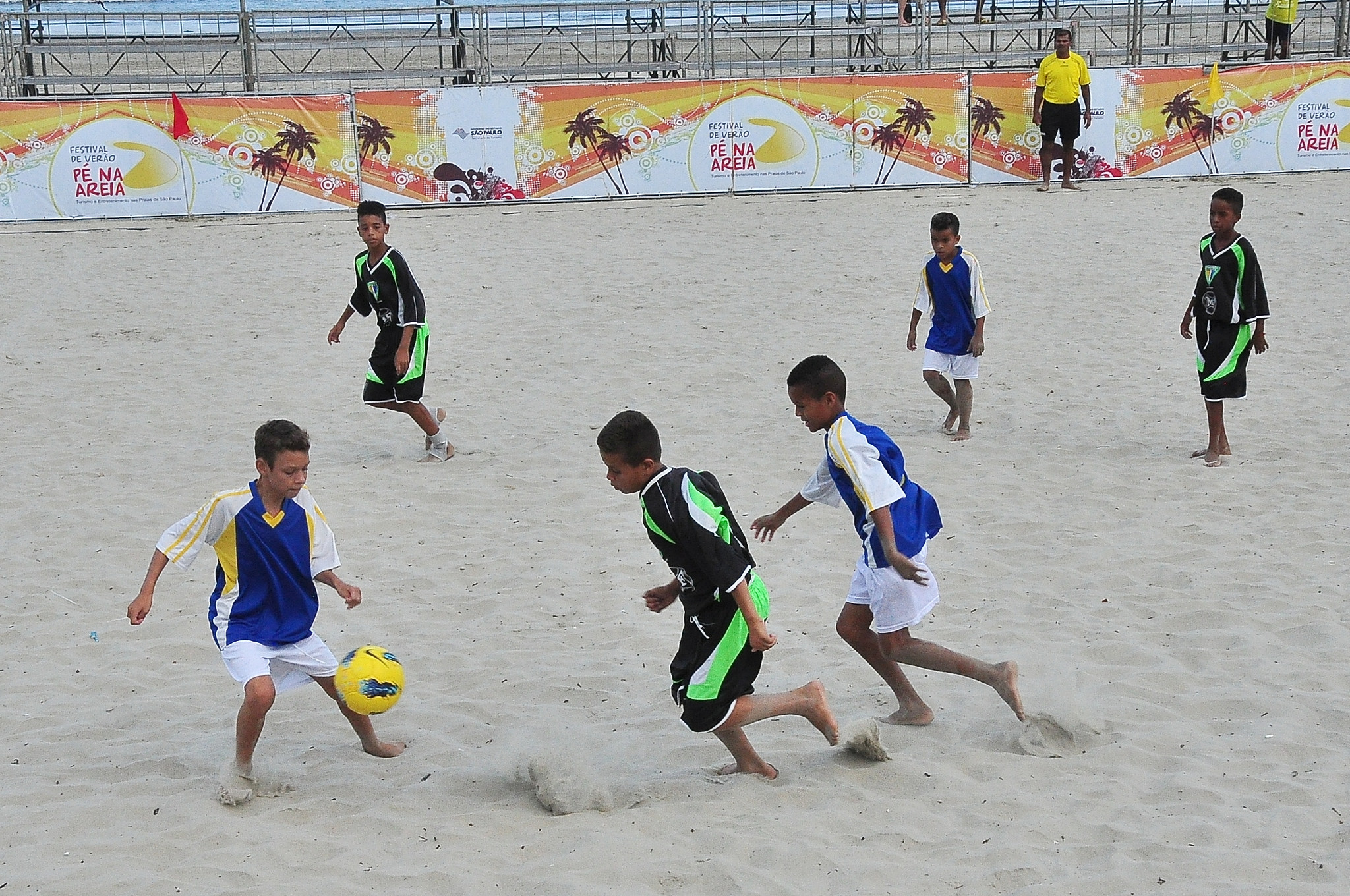 Nova Zelândia goleia Boracéia na estreia da Taça de Beach Soccer