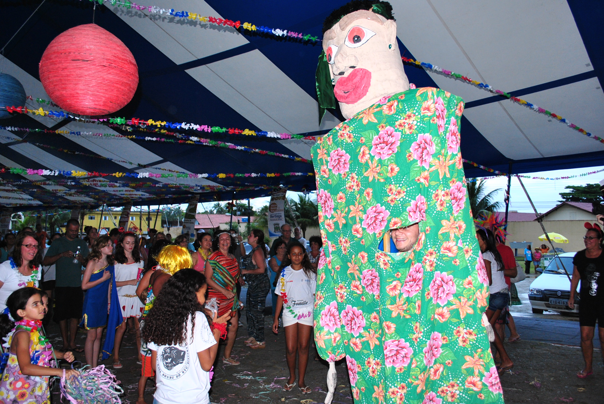 ‘Baile das Marchinhas’ é nesta quinta-feira (12) no Fundo Social