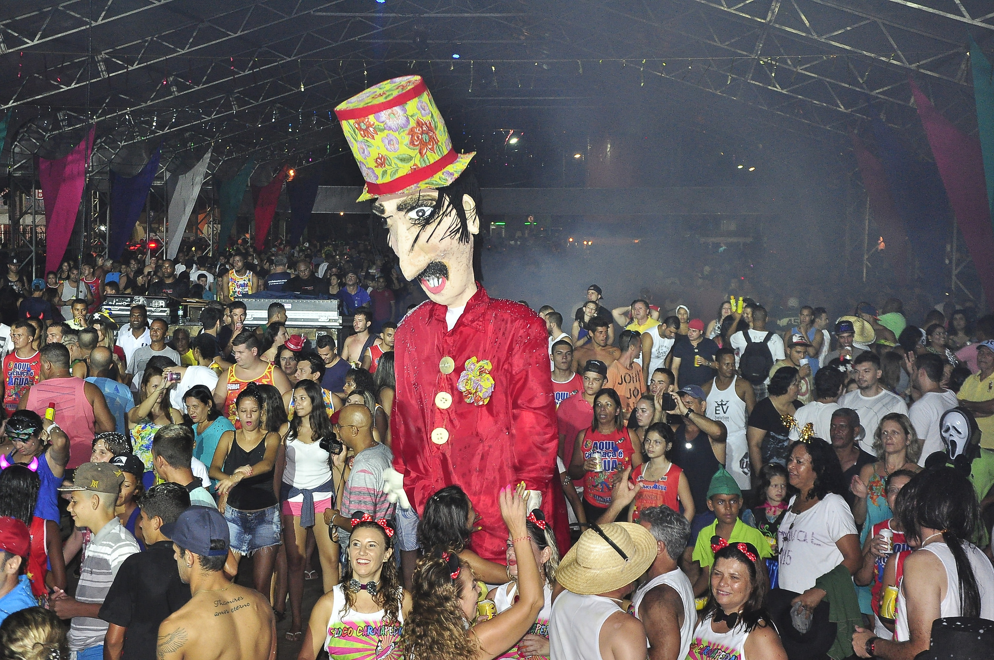 Carnaval atrai mais de 350 mil pessoas para Bertioga