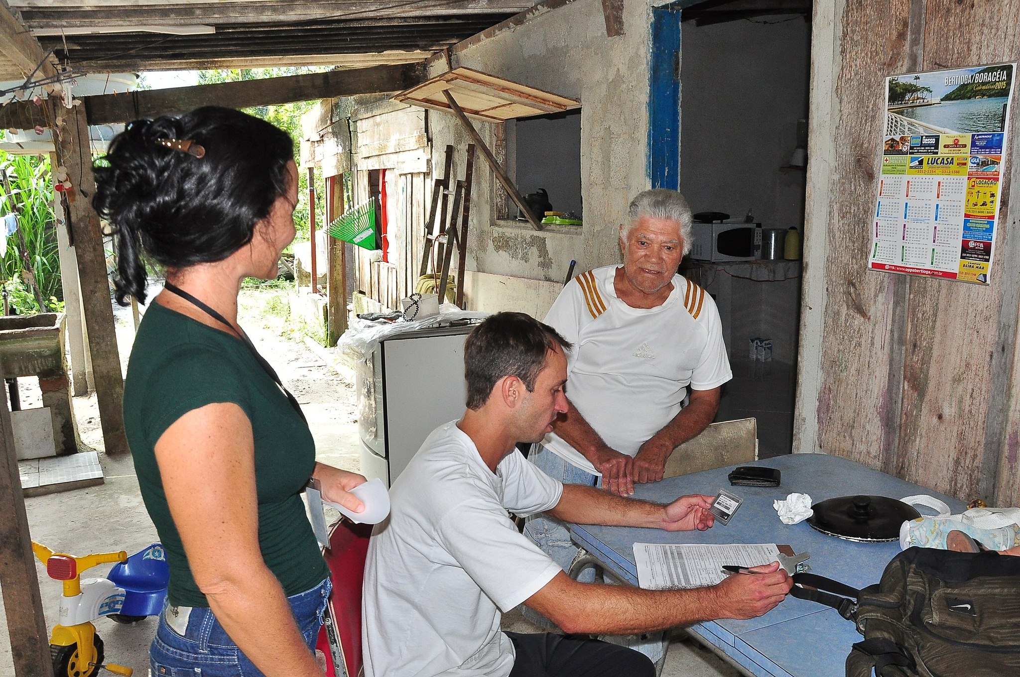 Agentes comunitários iniciam cadastro das residências em Boracéia e Guaratuba