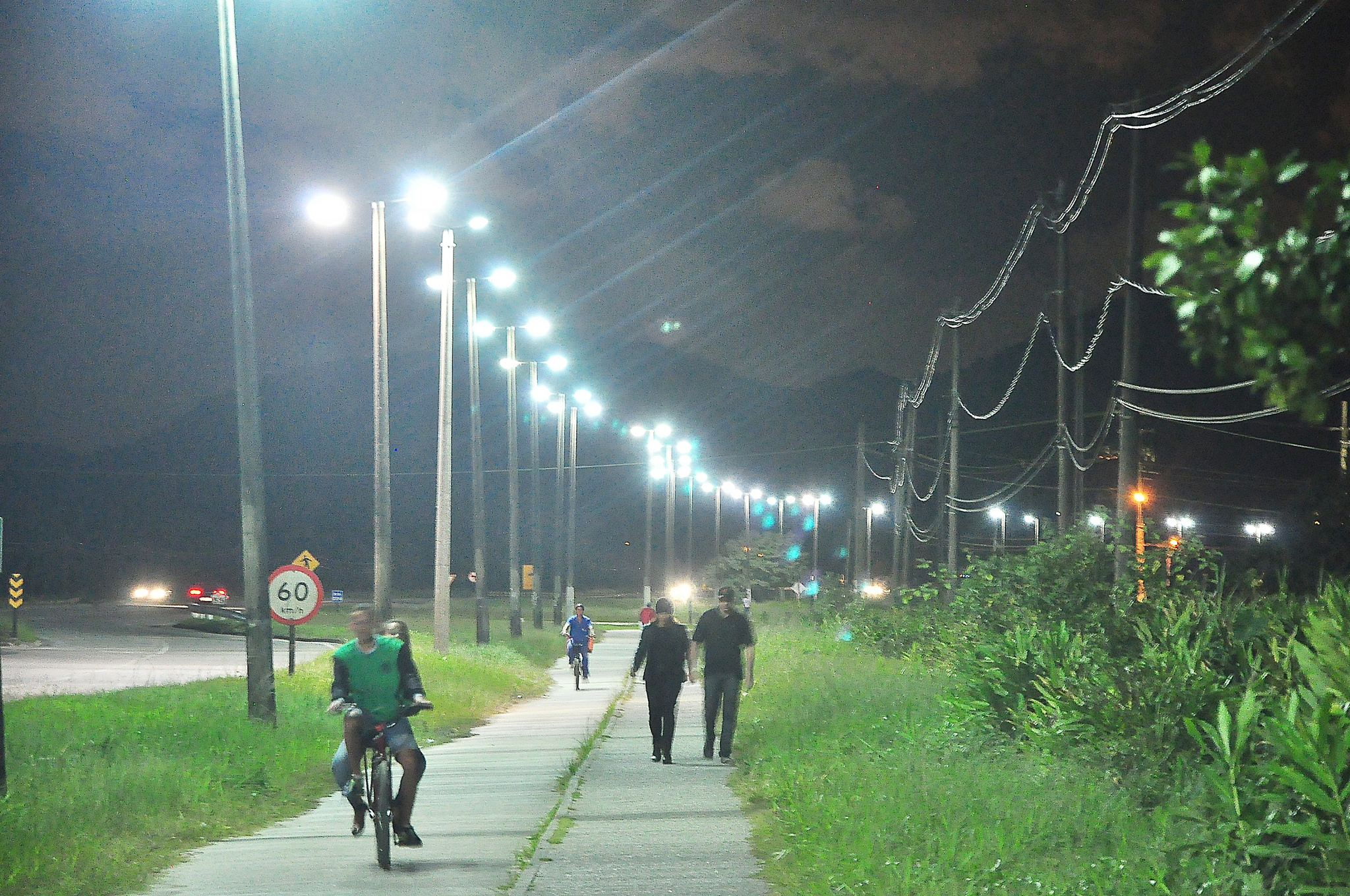 Prefeitura entrega novos pontos de iluminação
