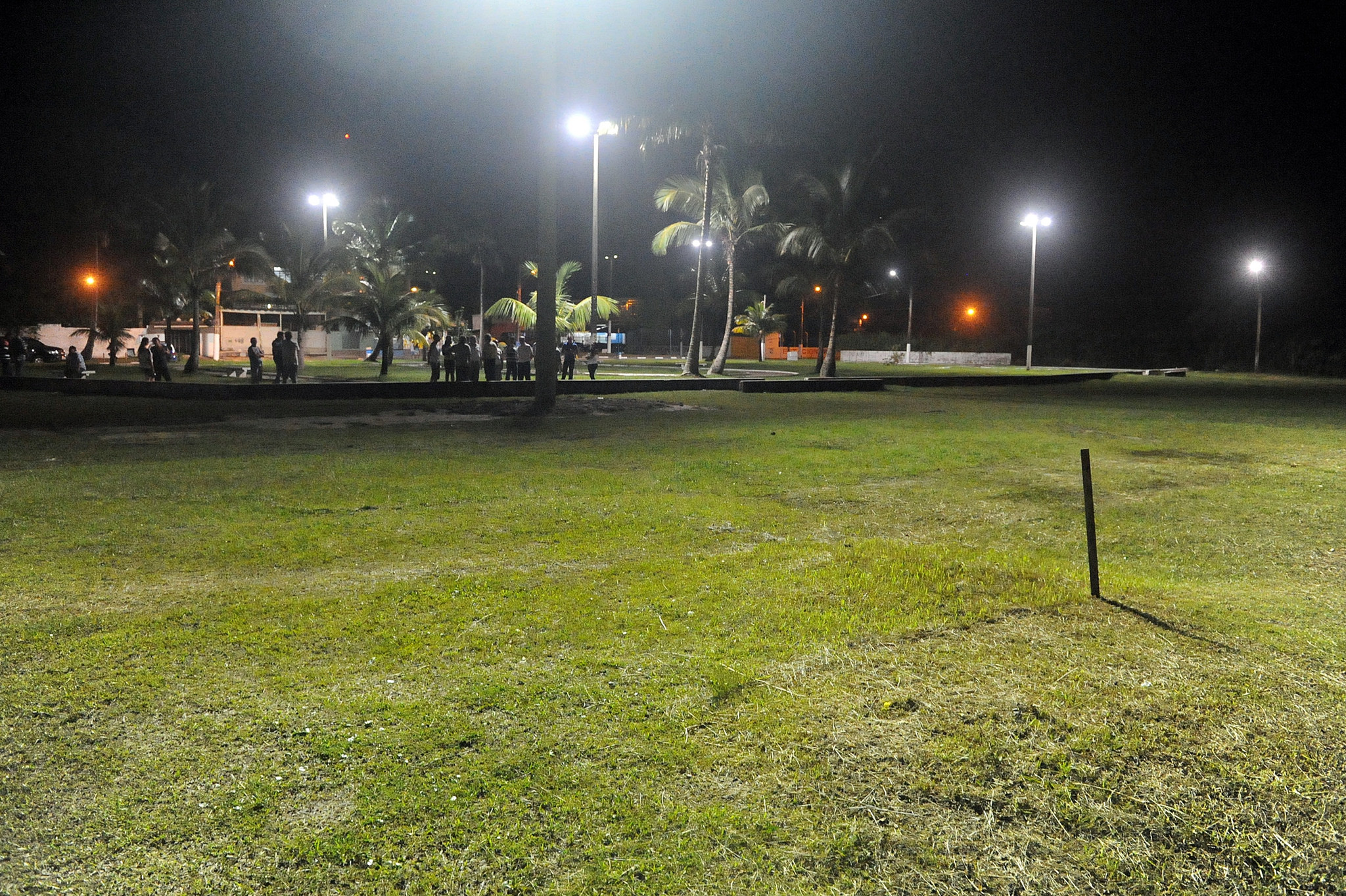 Prefeitura entrega iluminação desportiva no Rio da Praia e Indaiá