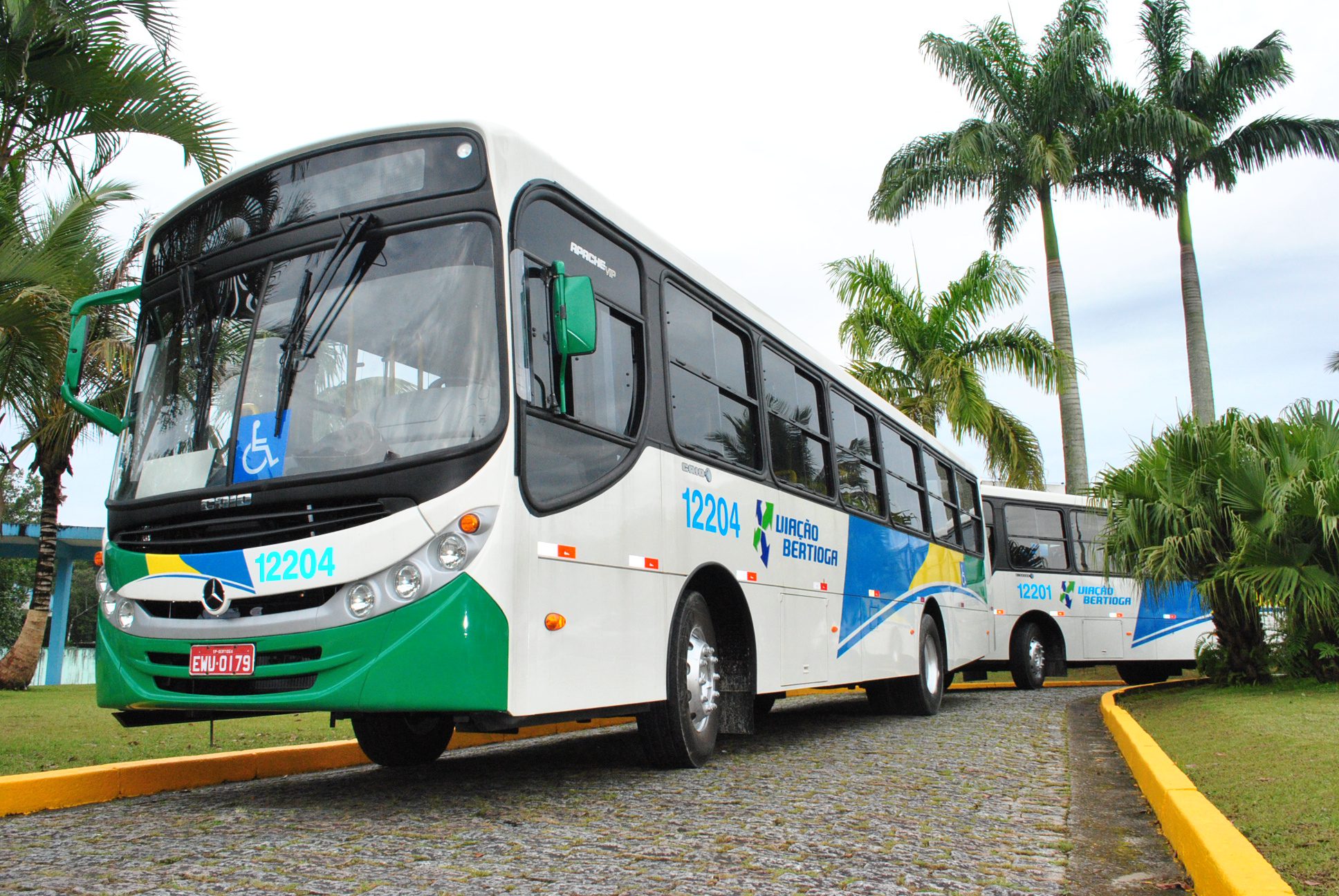 Bertioga recebe 10 novos ônibus adaptados