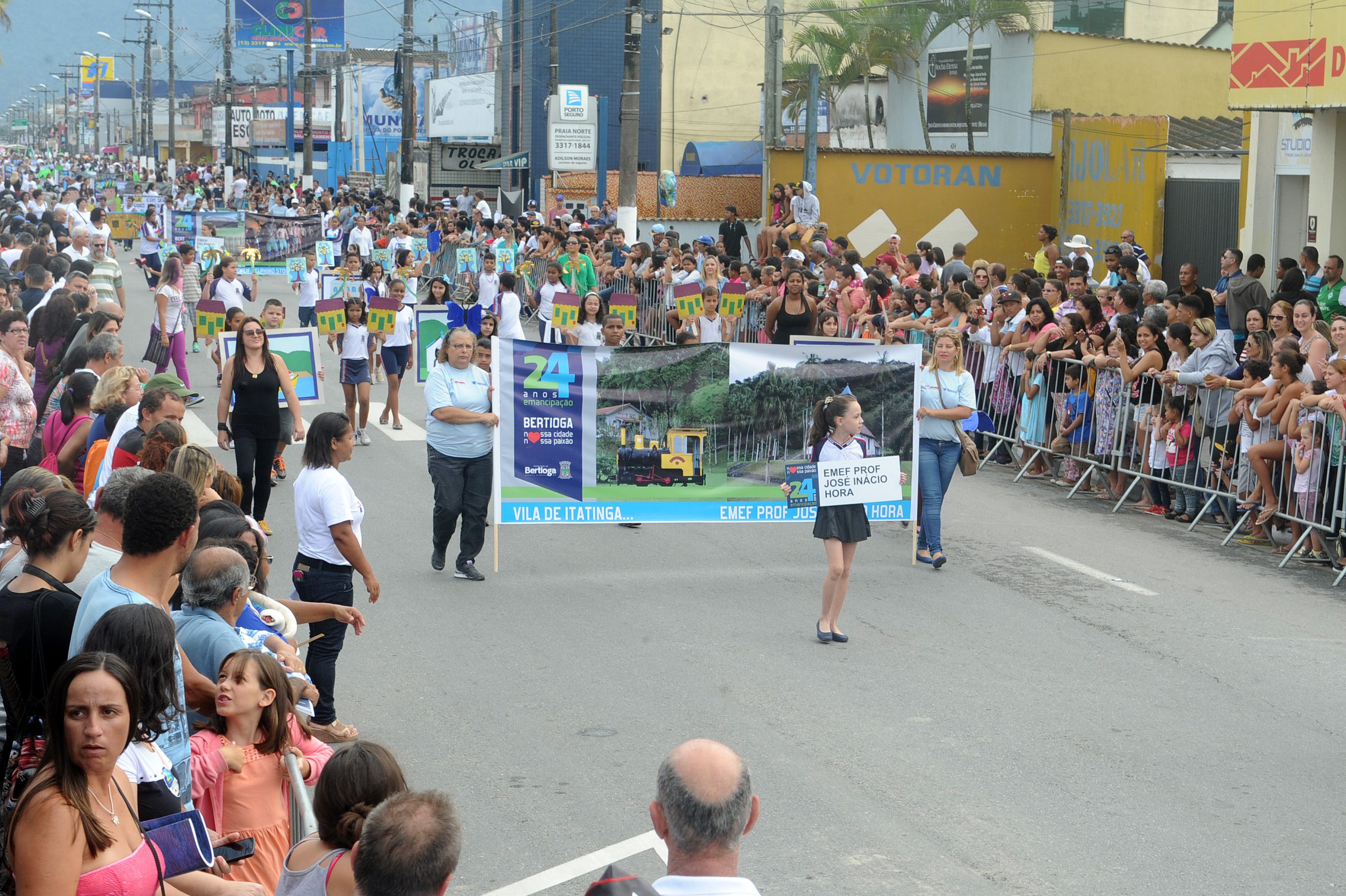 Desfile de aniversário é destaque das comemorações