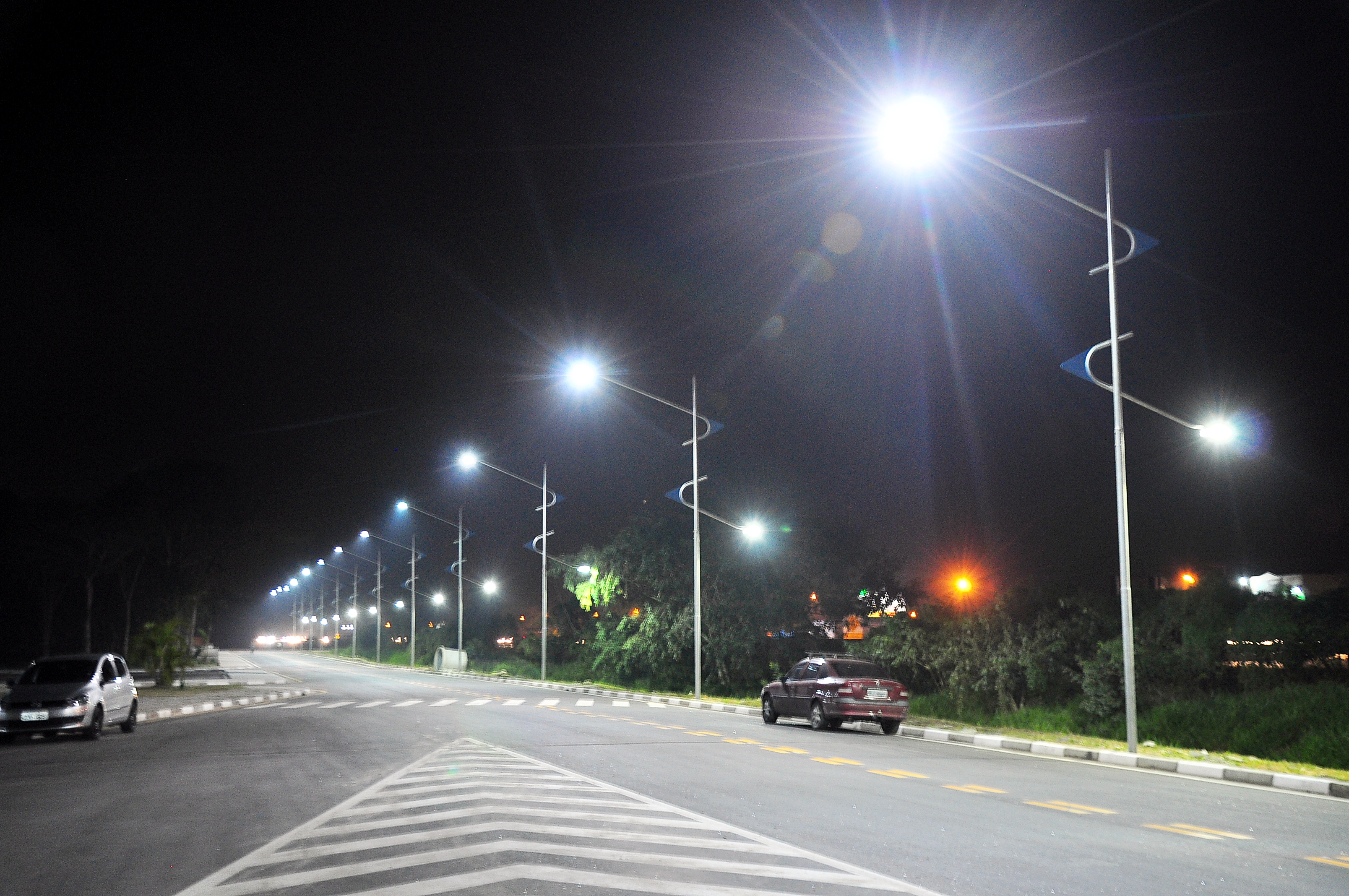 Avenida Marginal Sul recebe luminárias de vapor metálico