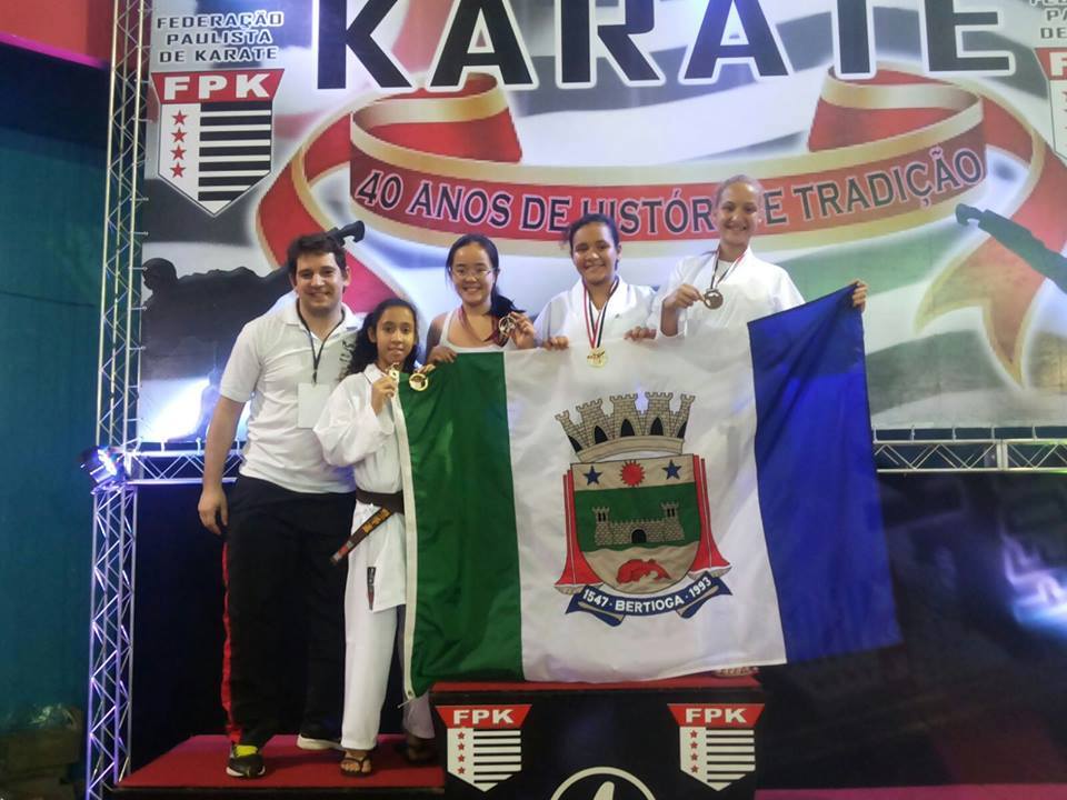 Karatê representa Bertioga em campeonato no Ibirapuera