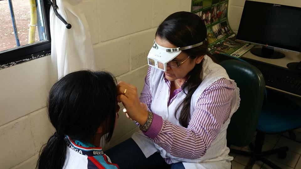 Saúde realiza exames para identificar tracoma e hanseníase