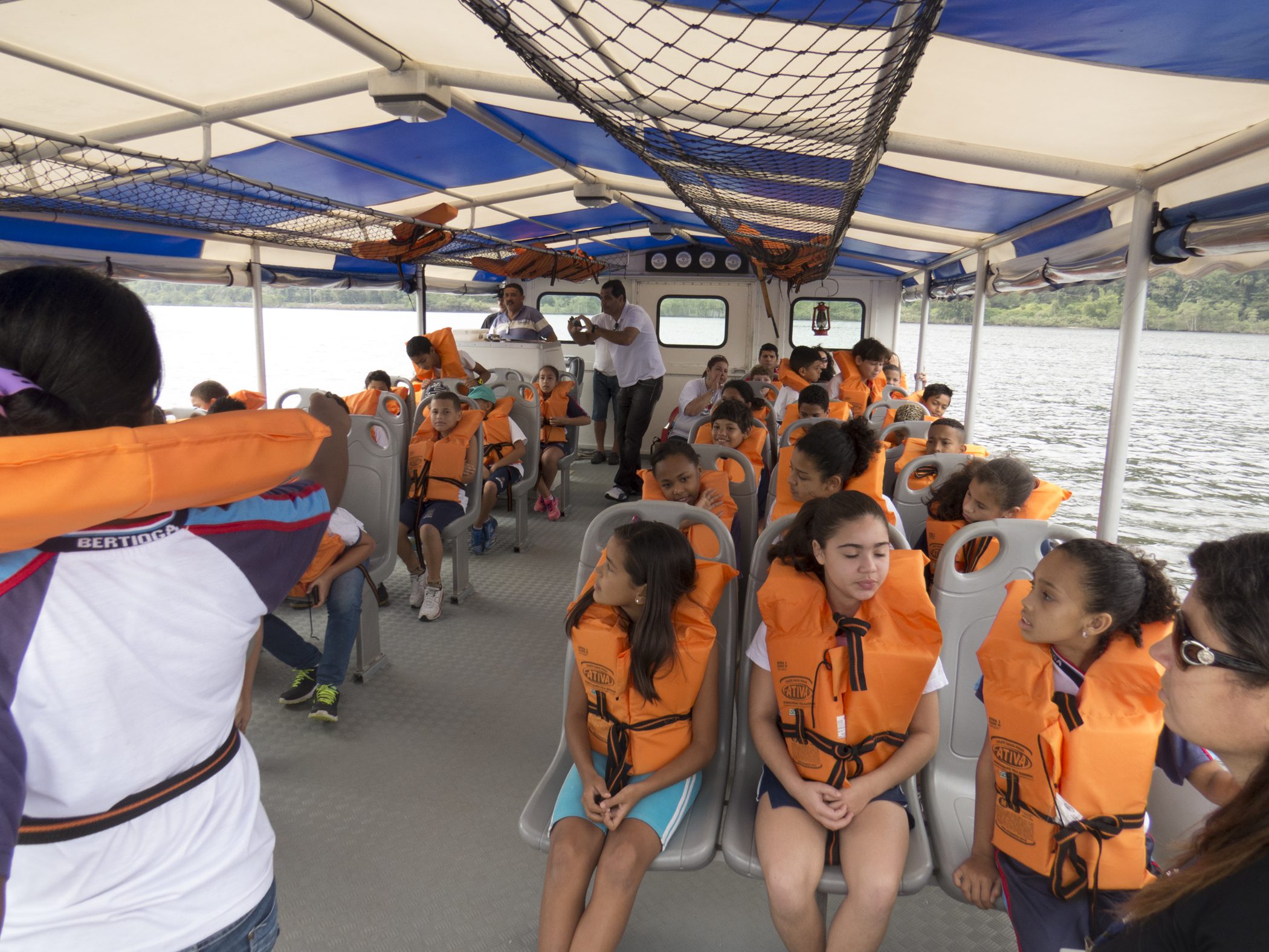 ‘Conhecer para preservar’ leva estudantes para área do manguezal