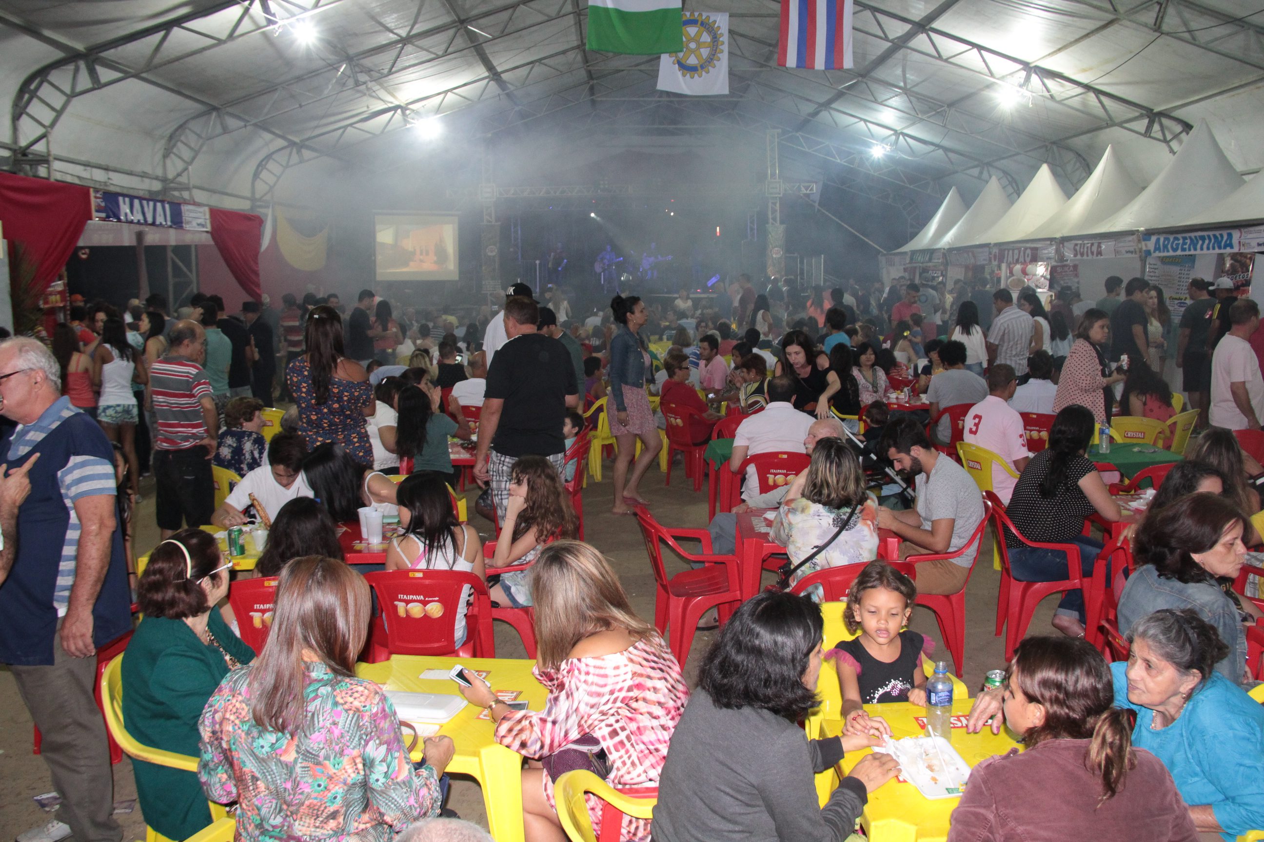 Festa das Nações segue com comidas típicas e atrações musicais