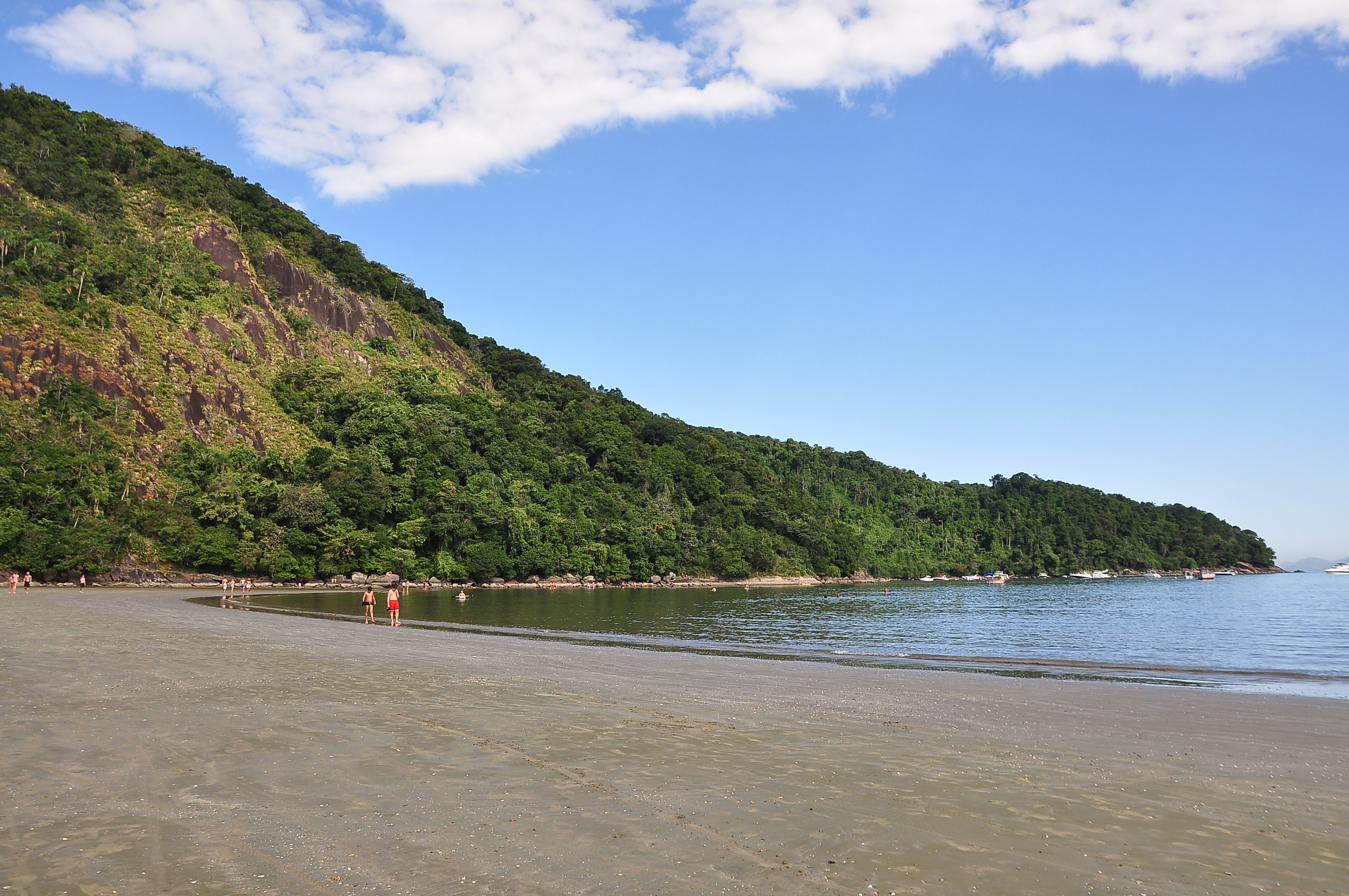 Bertioga comemora Dia Mundial de Limpeza de Rios e Praias, no Indaiá