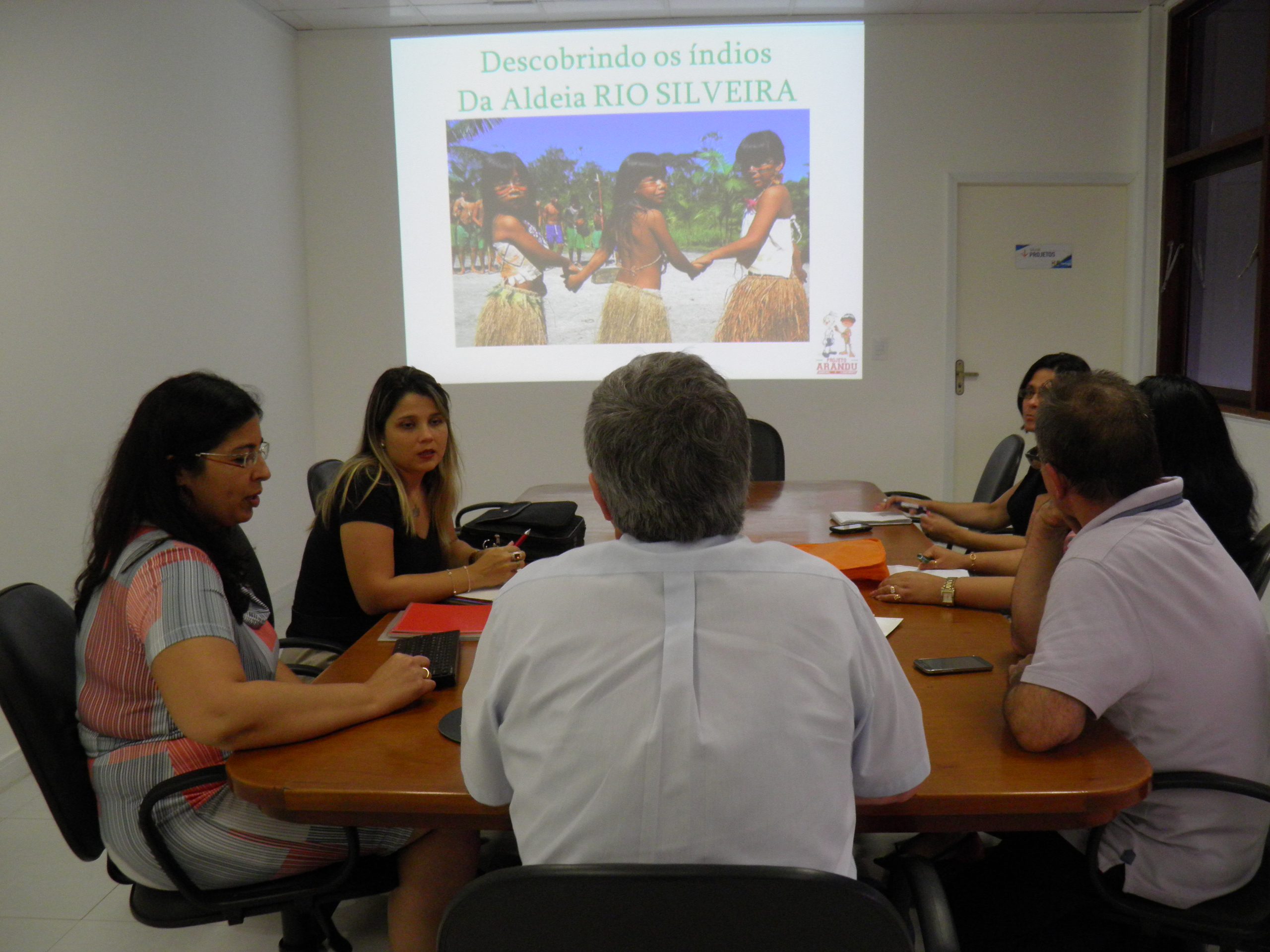 ‘Projeto Arandu’ promove ensino da cultura indígena na rede municipal