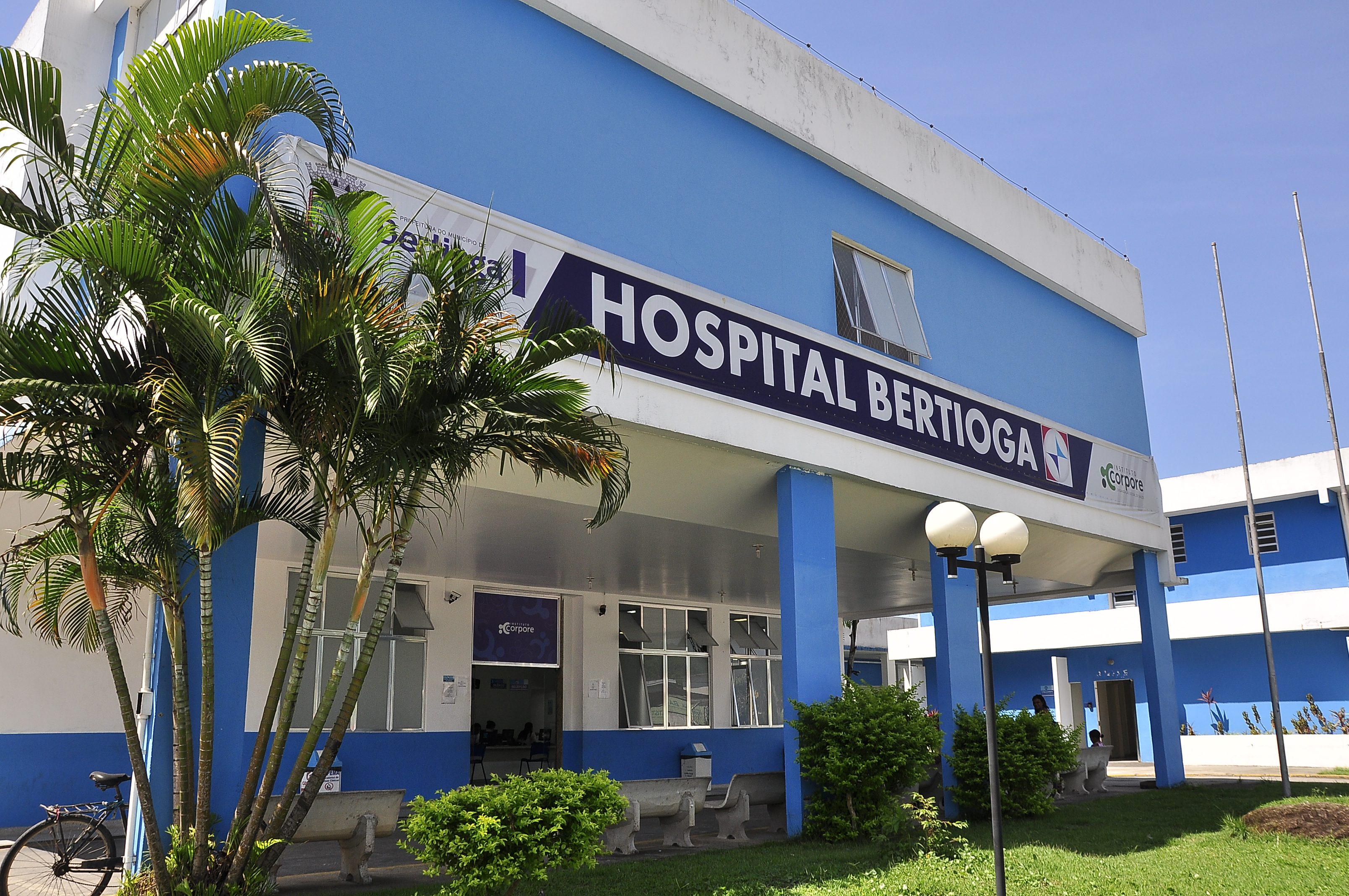 Prefeito assina ordem de serviço para obras de ampliação do Hospital Bertioga