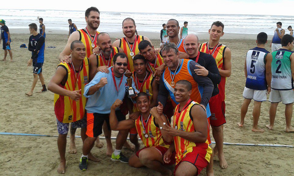 Equipe de Bertioga vence etapa do Beach Handball