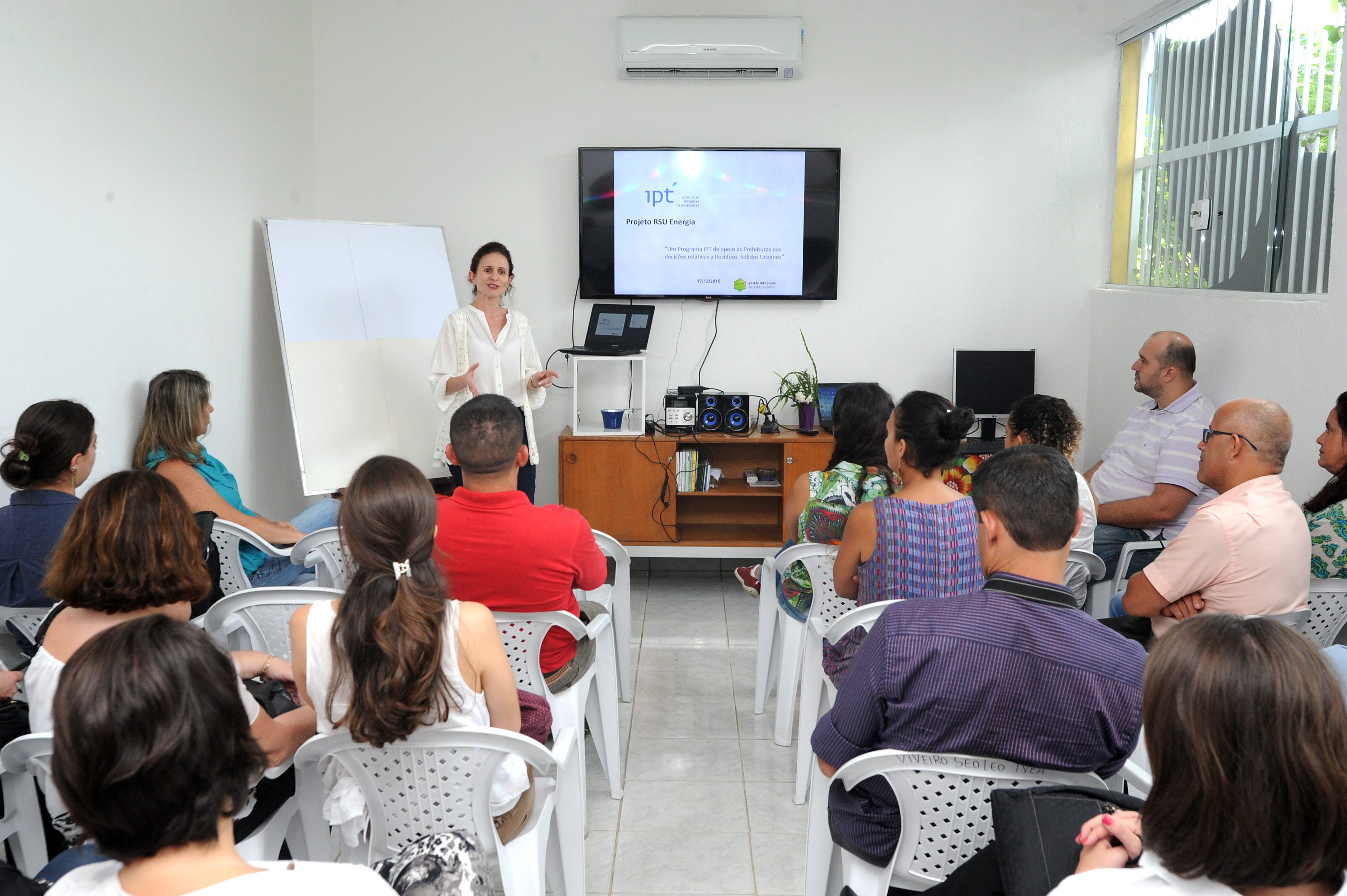 Bertioga participa de projeto piloto sobre tratamento de resíduos sólidos urbanos