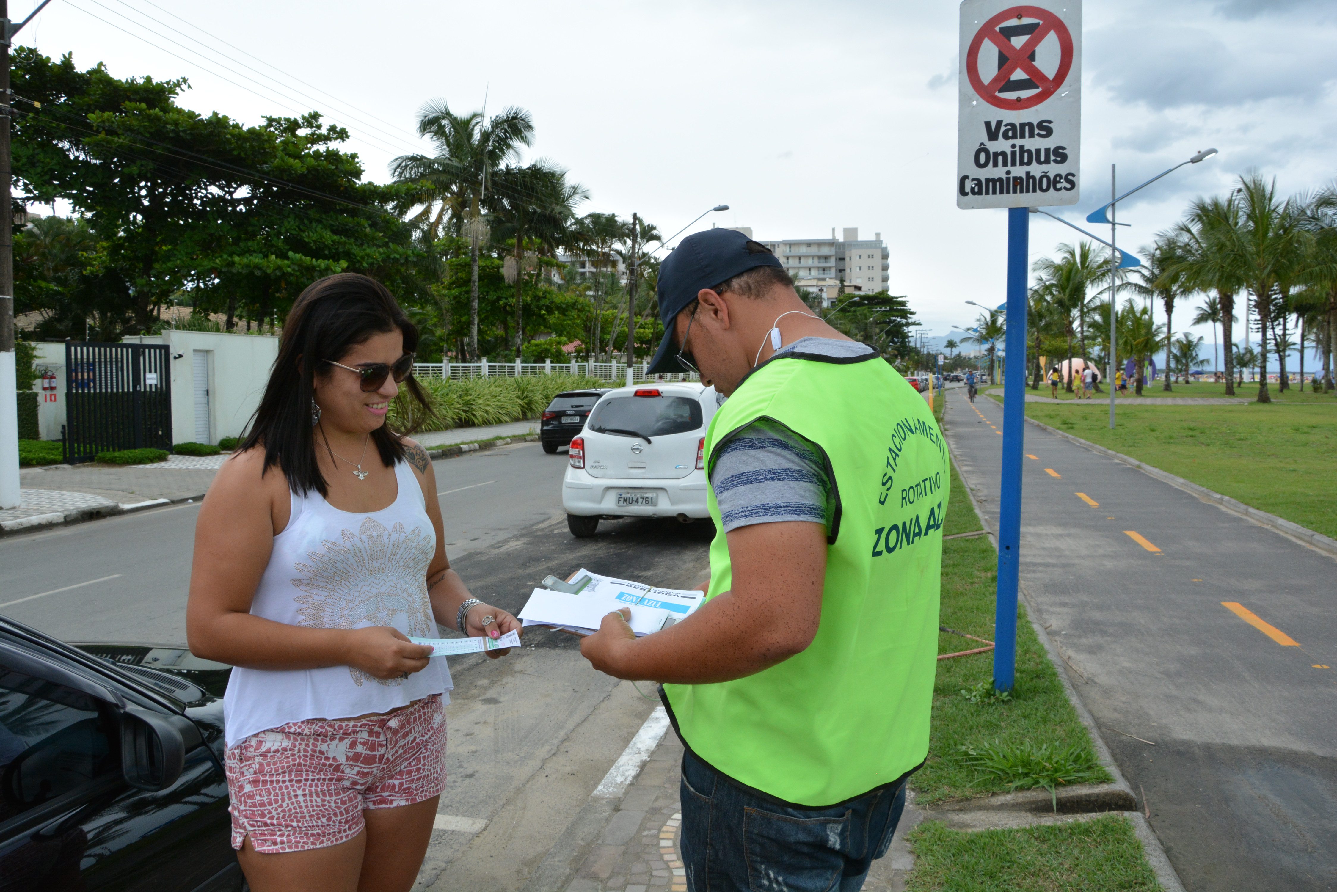 Zona Azul começa a funcionar em Bertioga