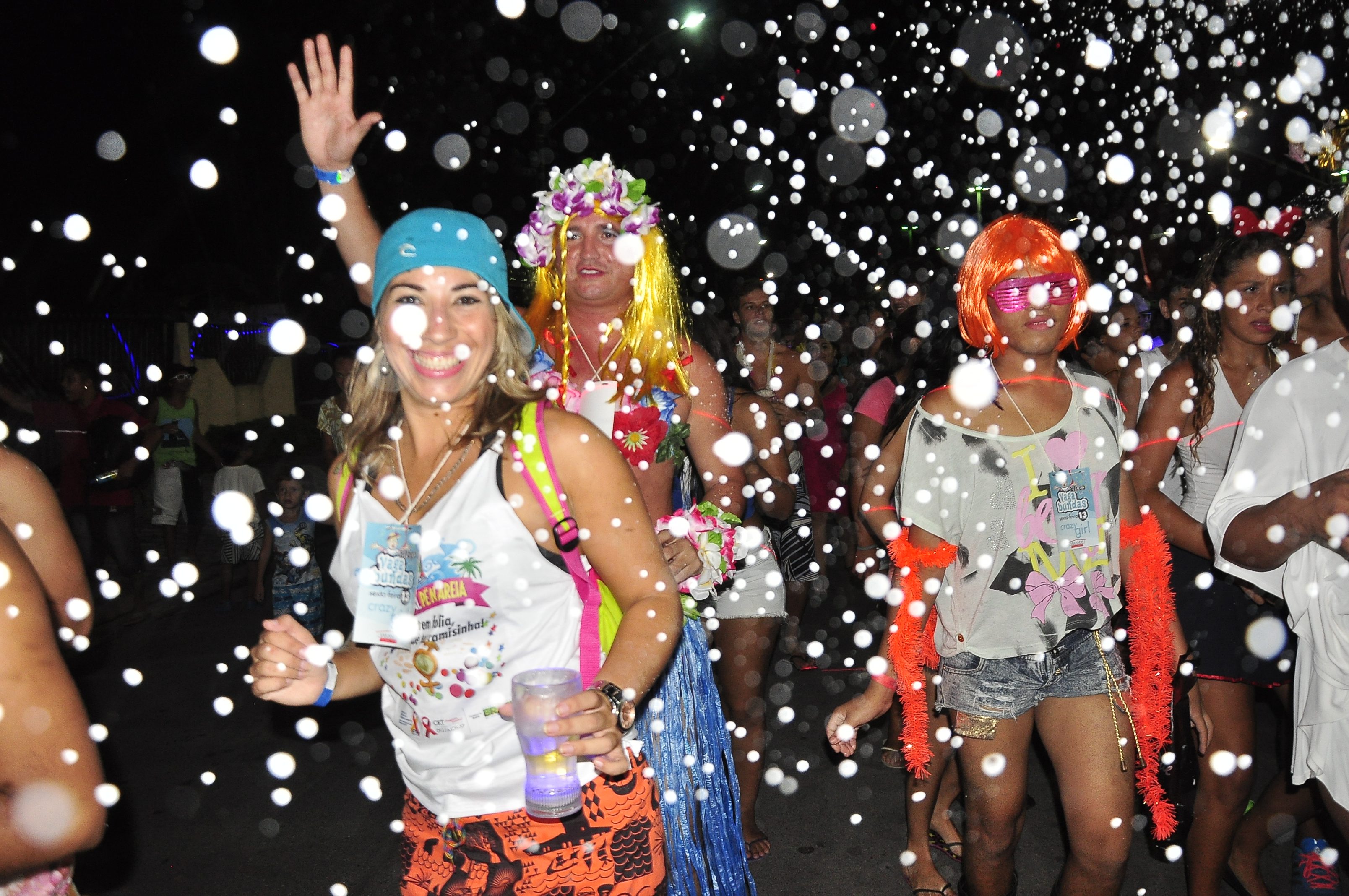 Blocos animam os cinco dias de folia em Bertioga