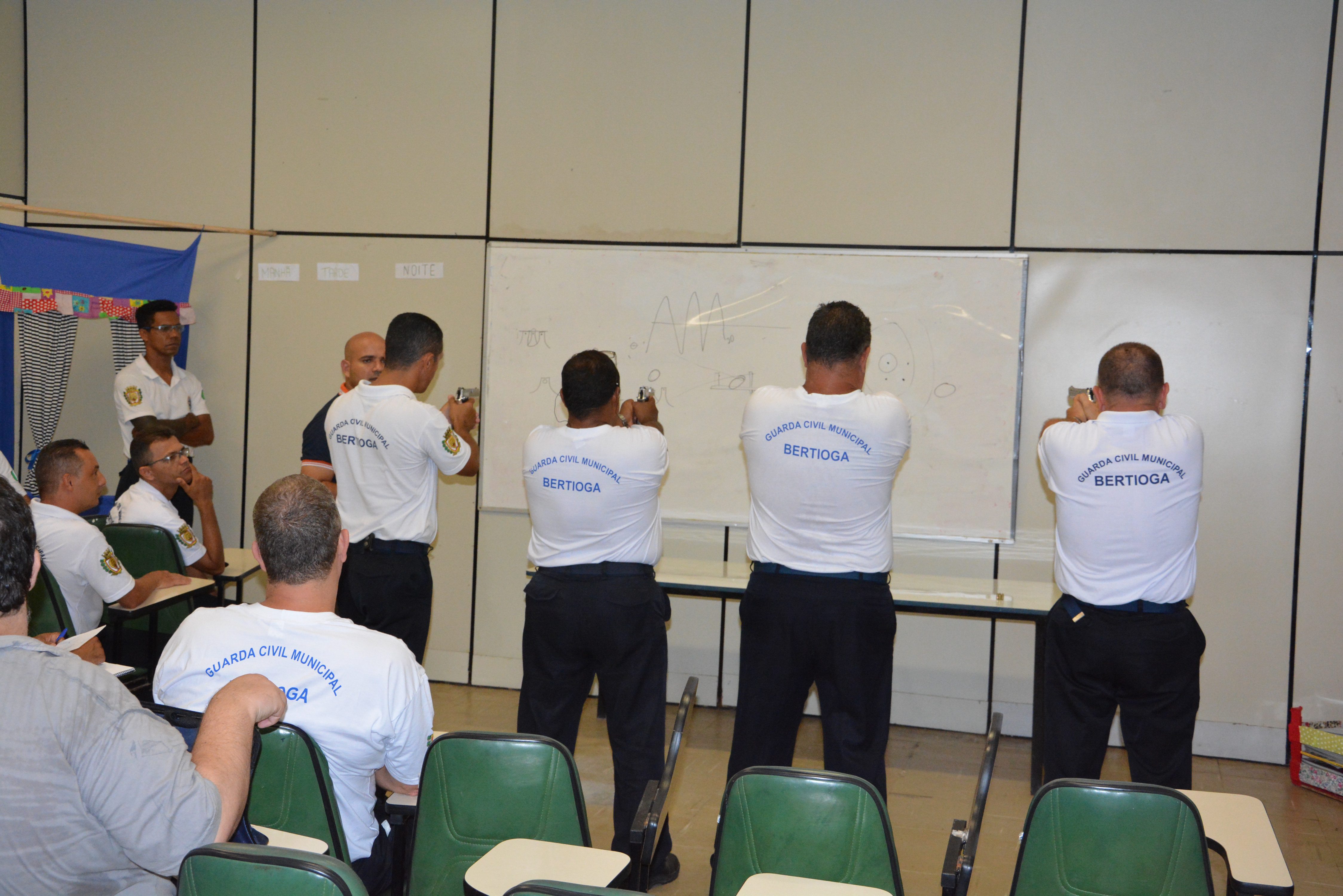 Guarda Civil de Bertioga treina técnicas operacionais