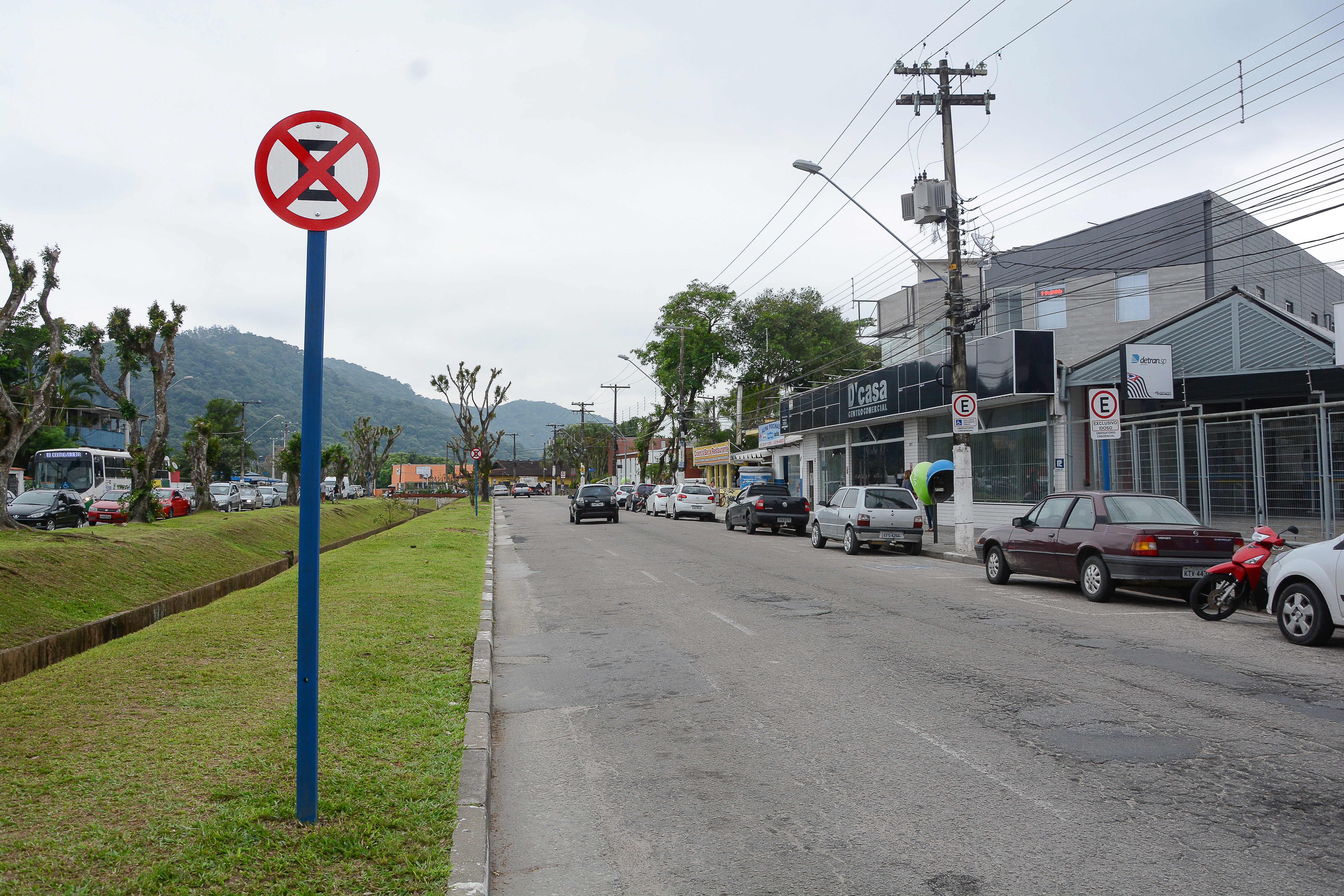 Avenida Anchieta no Centro tem duas mãos para circulação de veículos