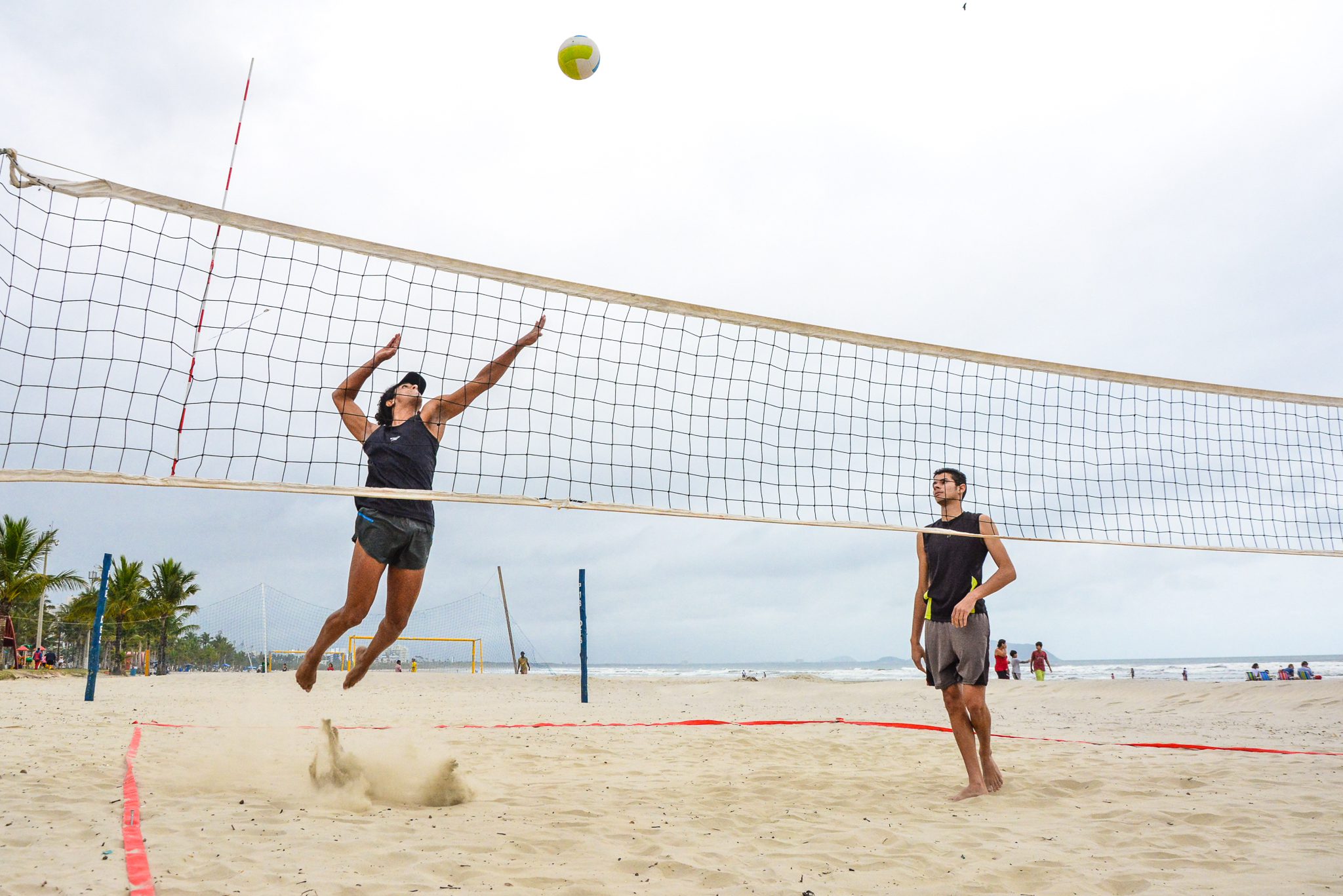 Praia da Enseada sedia disputas de voleibol no sábado (20) e domingo (21)