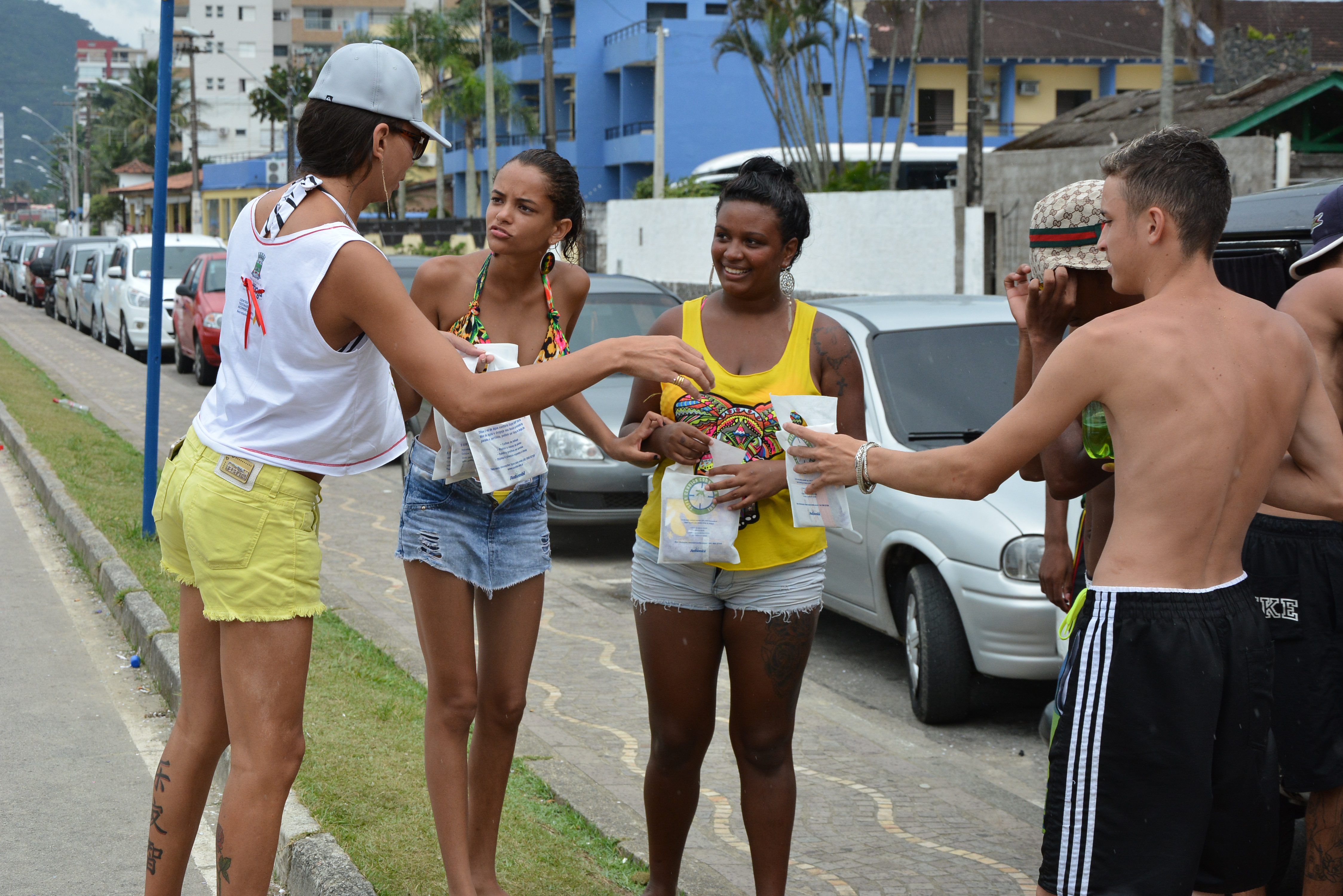 Prefeitura distribui kits de prevenção aos foliões durante o carnaval