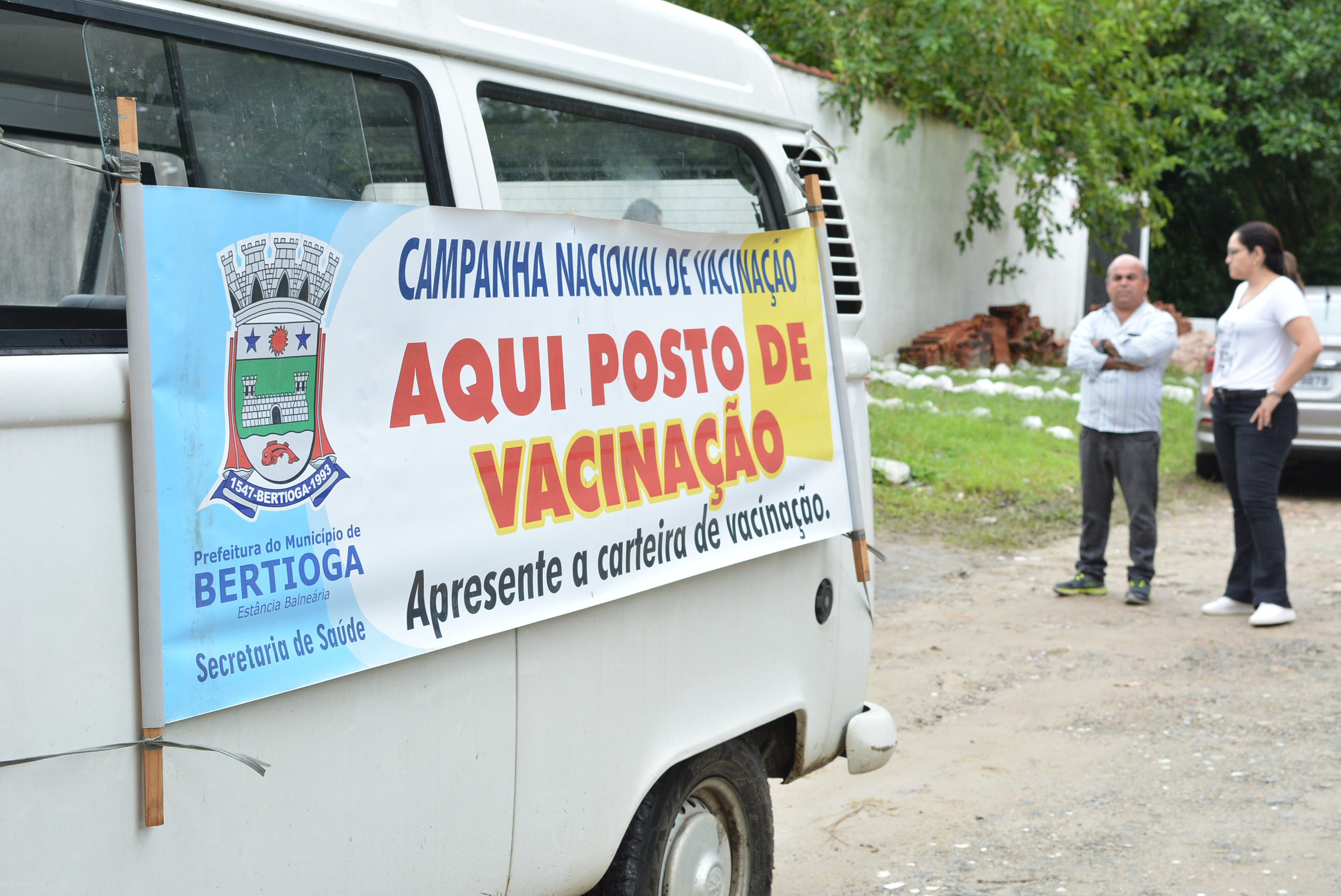Vacinação contra febre amarela é prorrogada e tem postos nos bairros para imunizar população