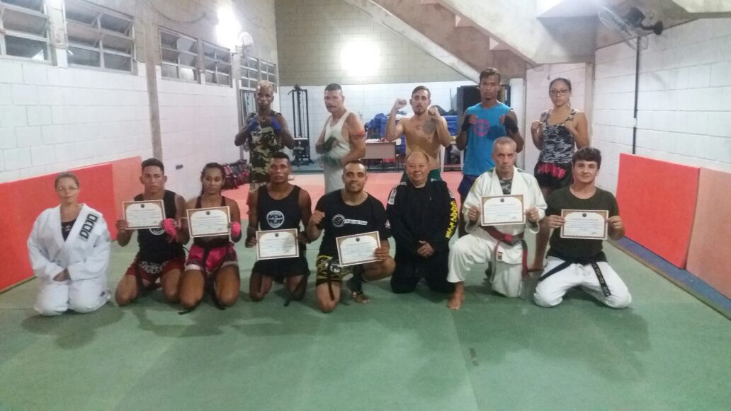 Ginásio Municipal é palco de troca de faixas do Muay Thai