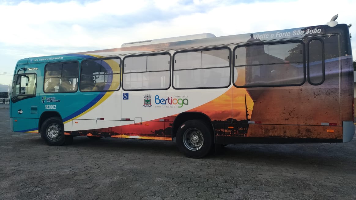 Bertioga recebe dois novos ônibus com ar-condicionado