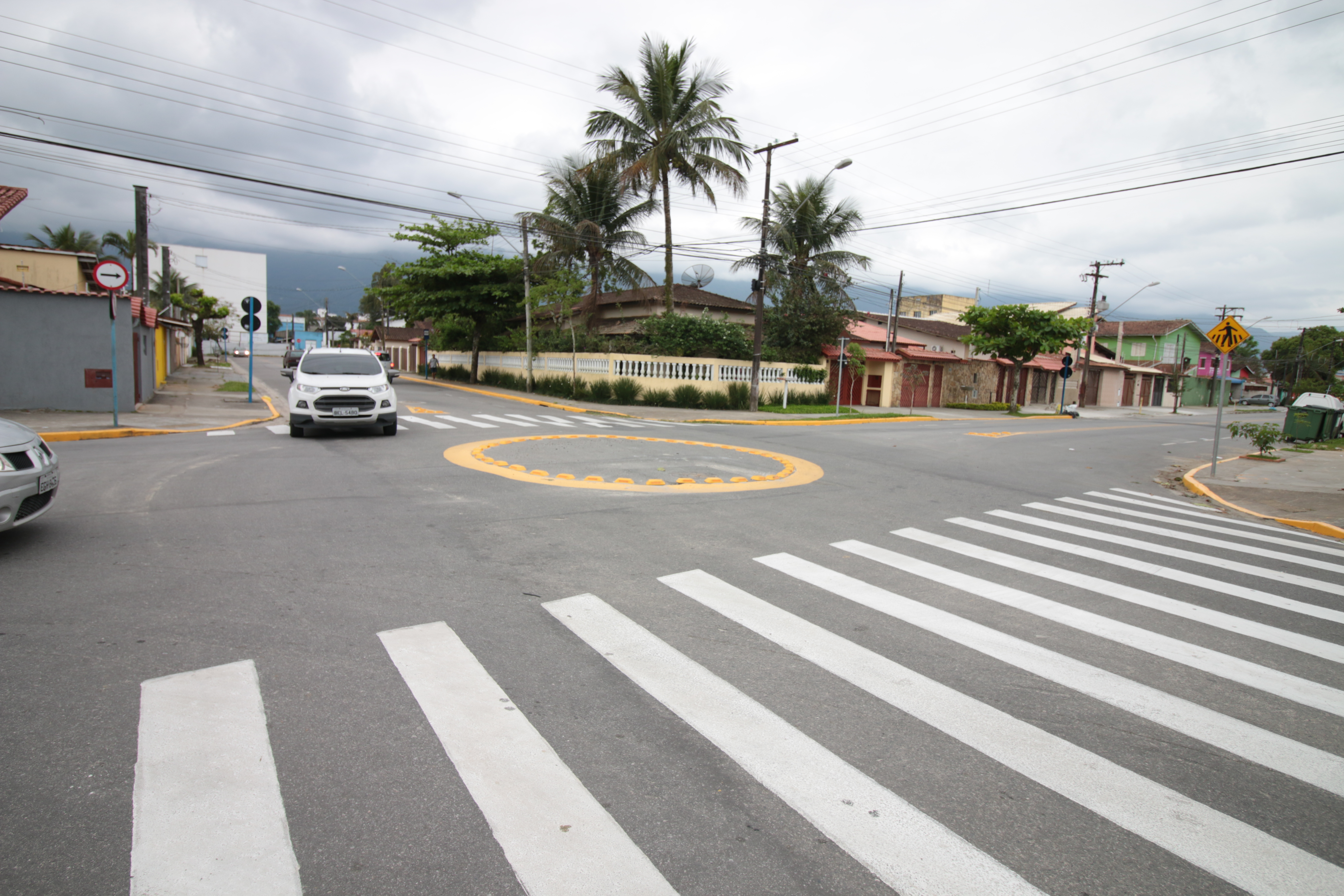 Secretaria de Segurança instala rotatória na Rua Luiz Pereira de Campos