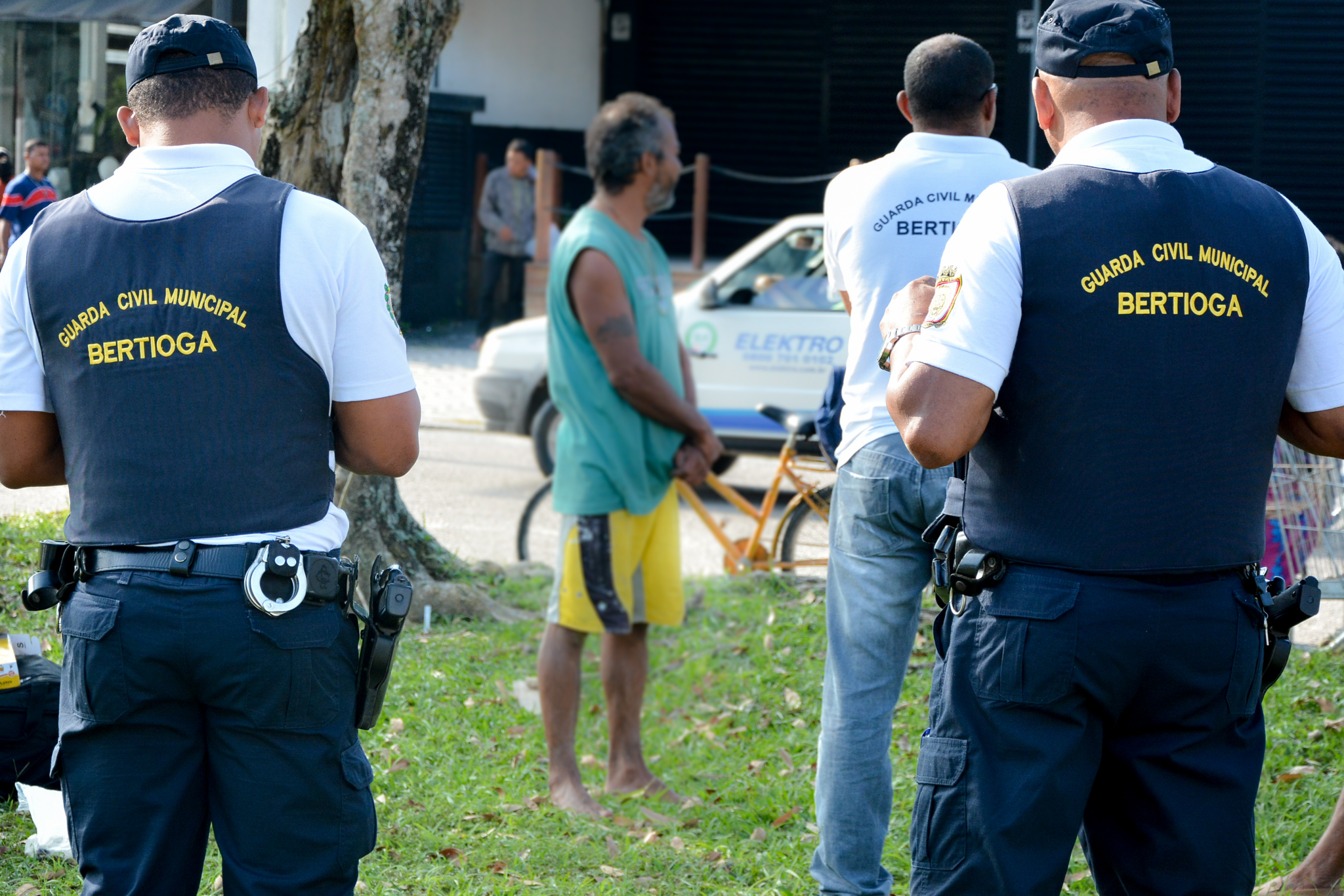 Secretarias unem esforços em ação para controle de moradores de rua e flanelinhas