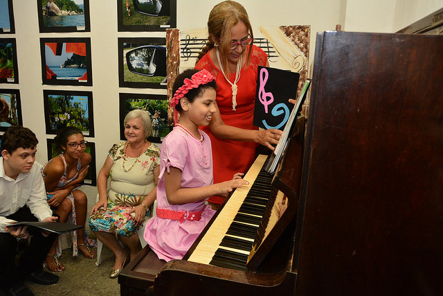 Jovens e crianças especiais apresentam recital de Natal no Forte São João