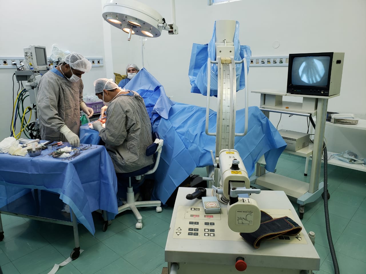 Hospital de Bertioga tem reforço de equipamento para cirurgias ortopédicas