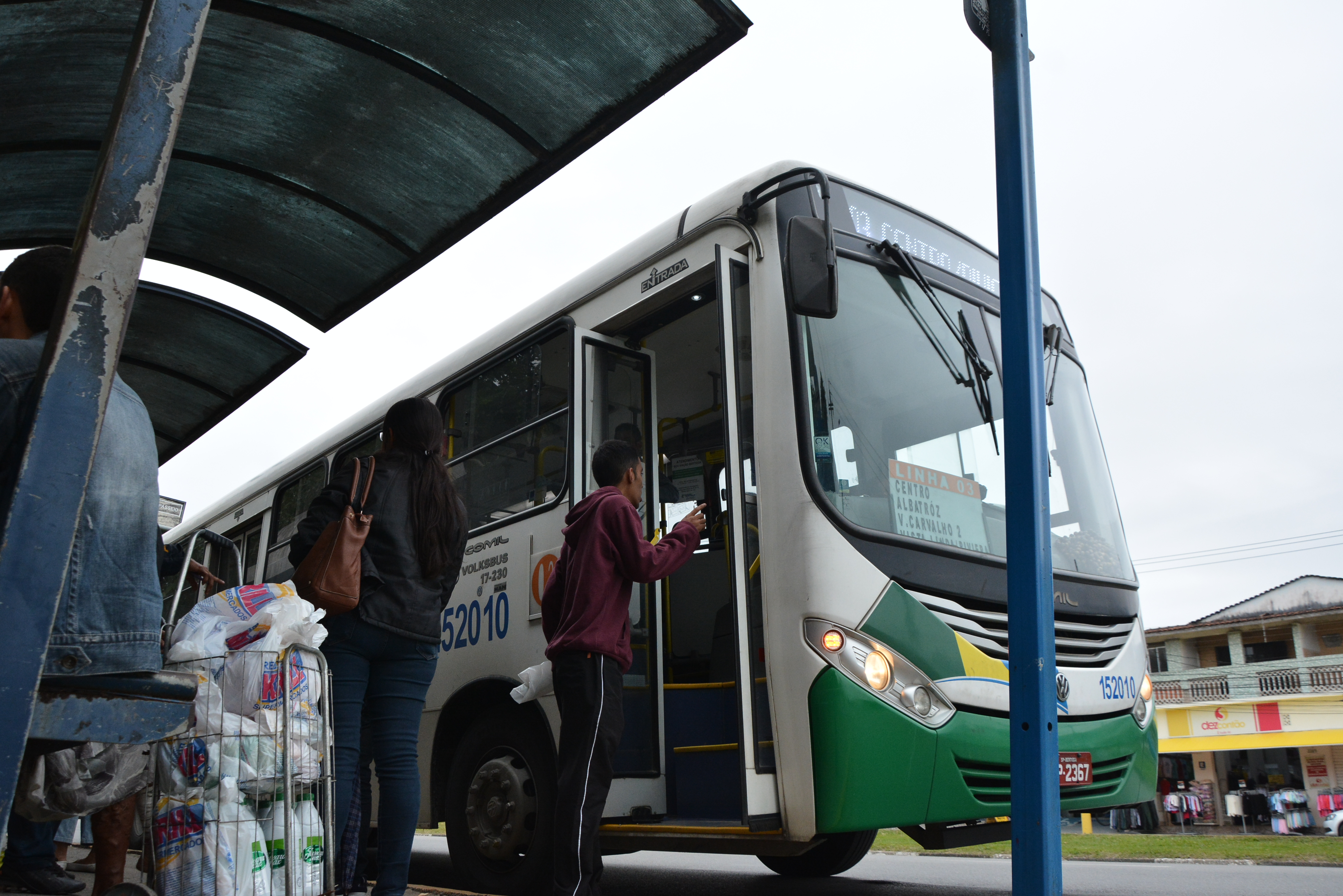 Prefeitura fiscaliza ônibus municipais por meio de GPS