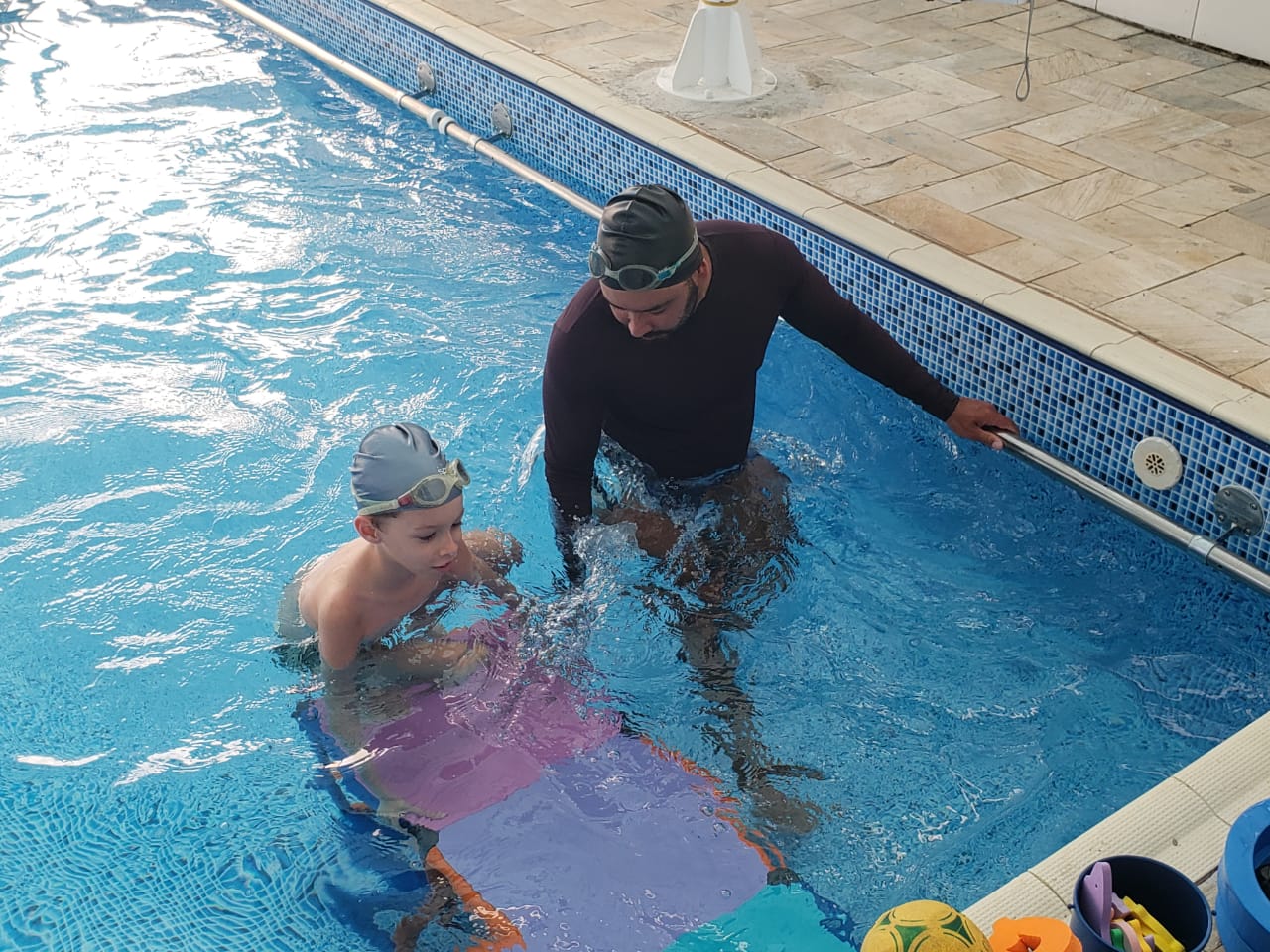 Aulas de natação beneficiam mais de 800 crianças em Bertioga