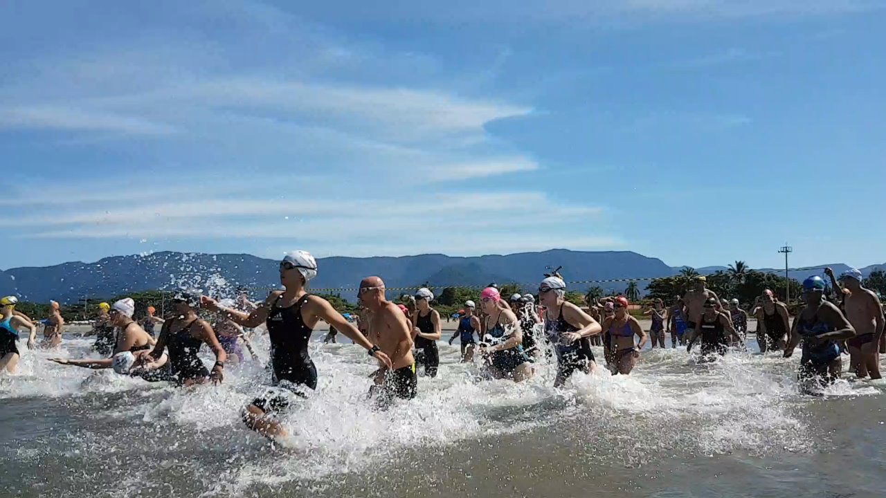 Mais de 500 atletas participam de prova aquática no Cantão do Indaiá
