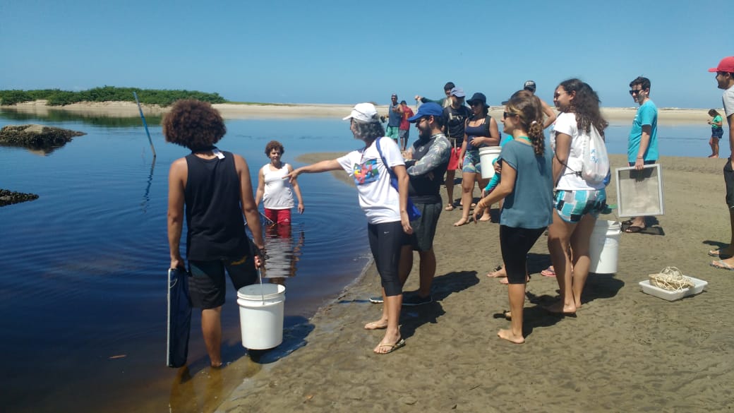 Universitários de Ciências do Mar da Unifesp conhecem Bertioga