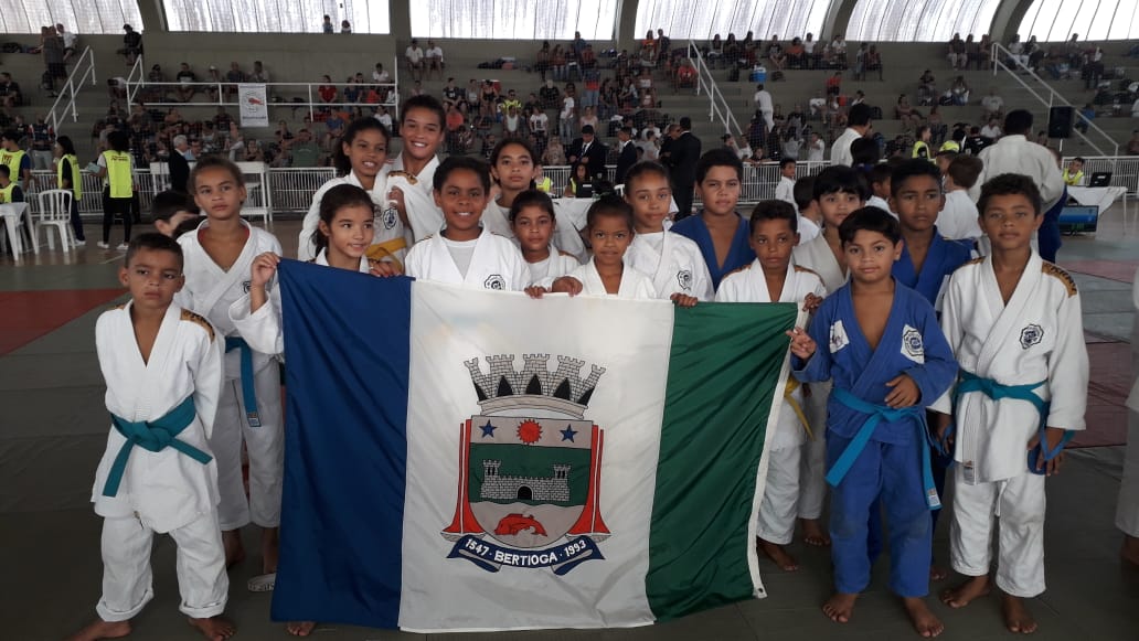 Judocas de Bertioga conquistam 13 medalhas na fase regional do Campeonato Paulista