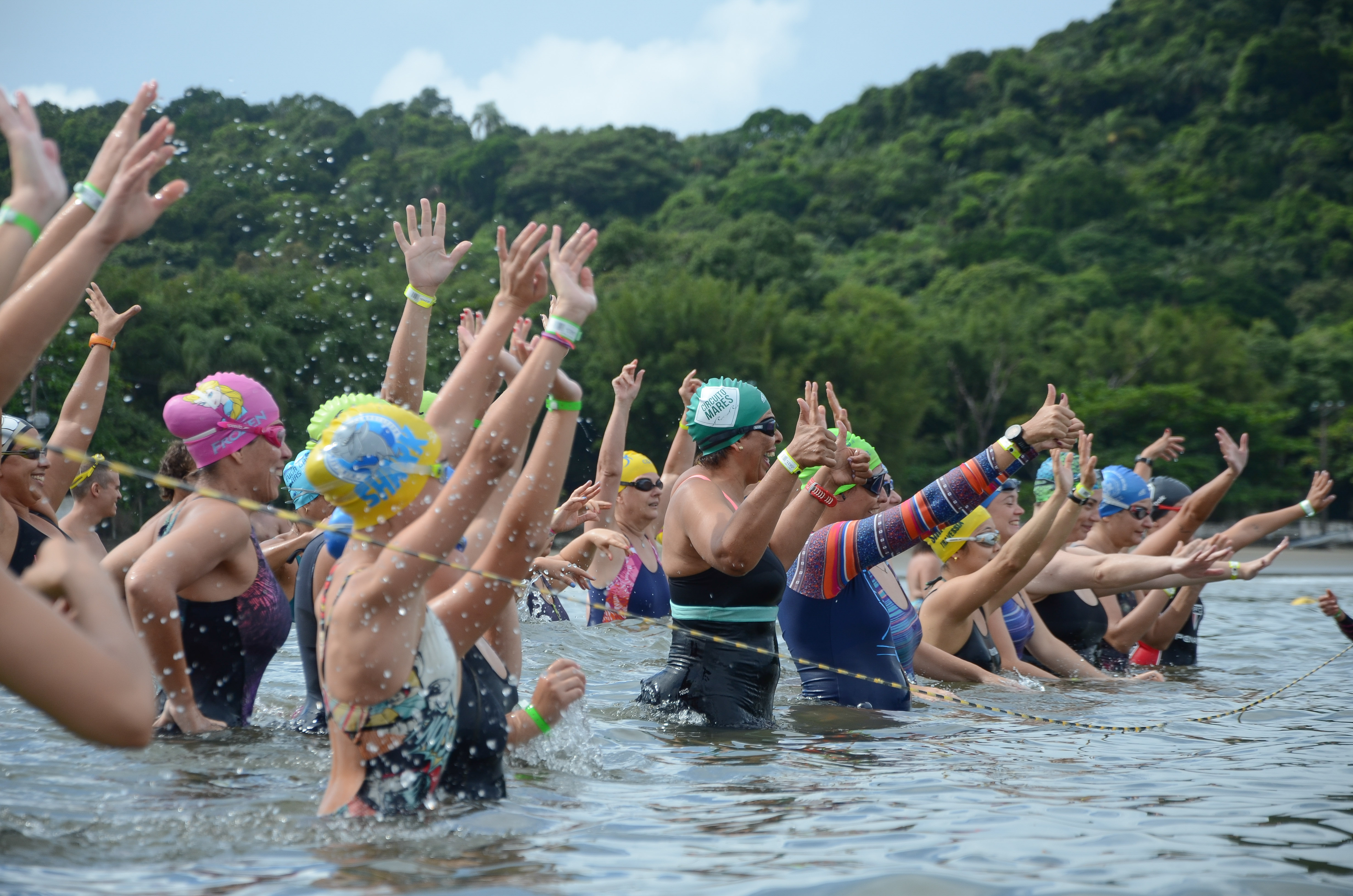 Competições esportivas movimentam a Praia da Enseada neste final de semana