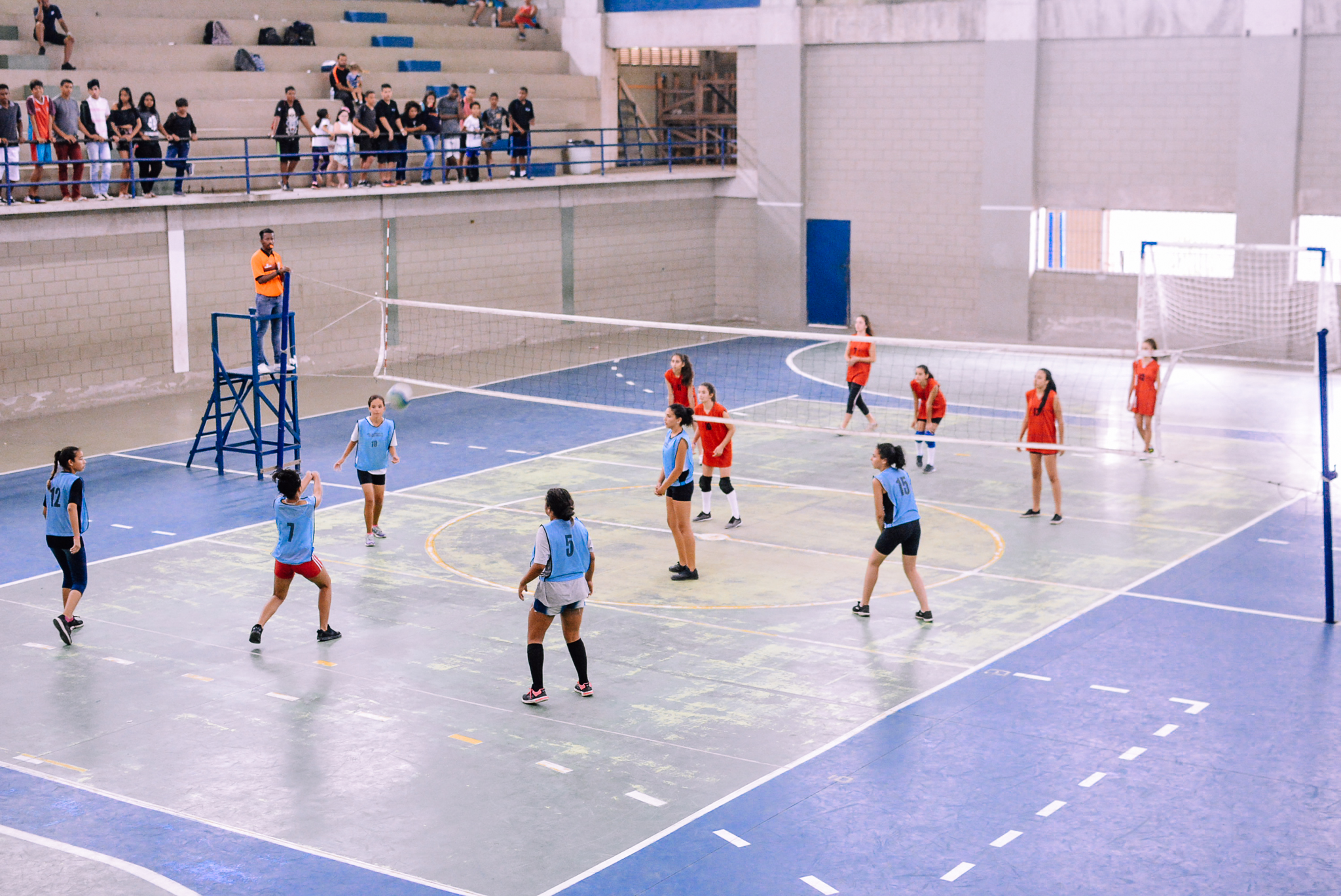 Ginásio Municipal recebe competições de vôlei e xadrez neste sábado (15)