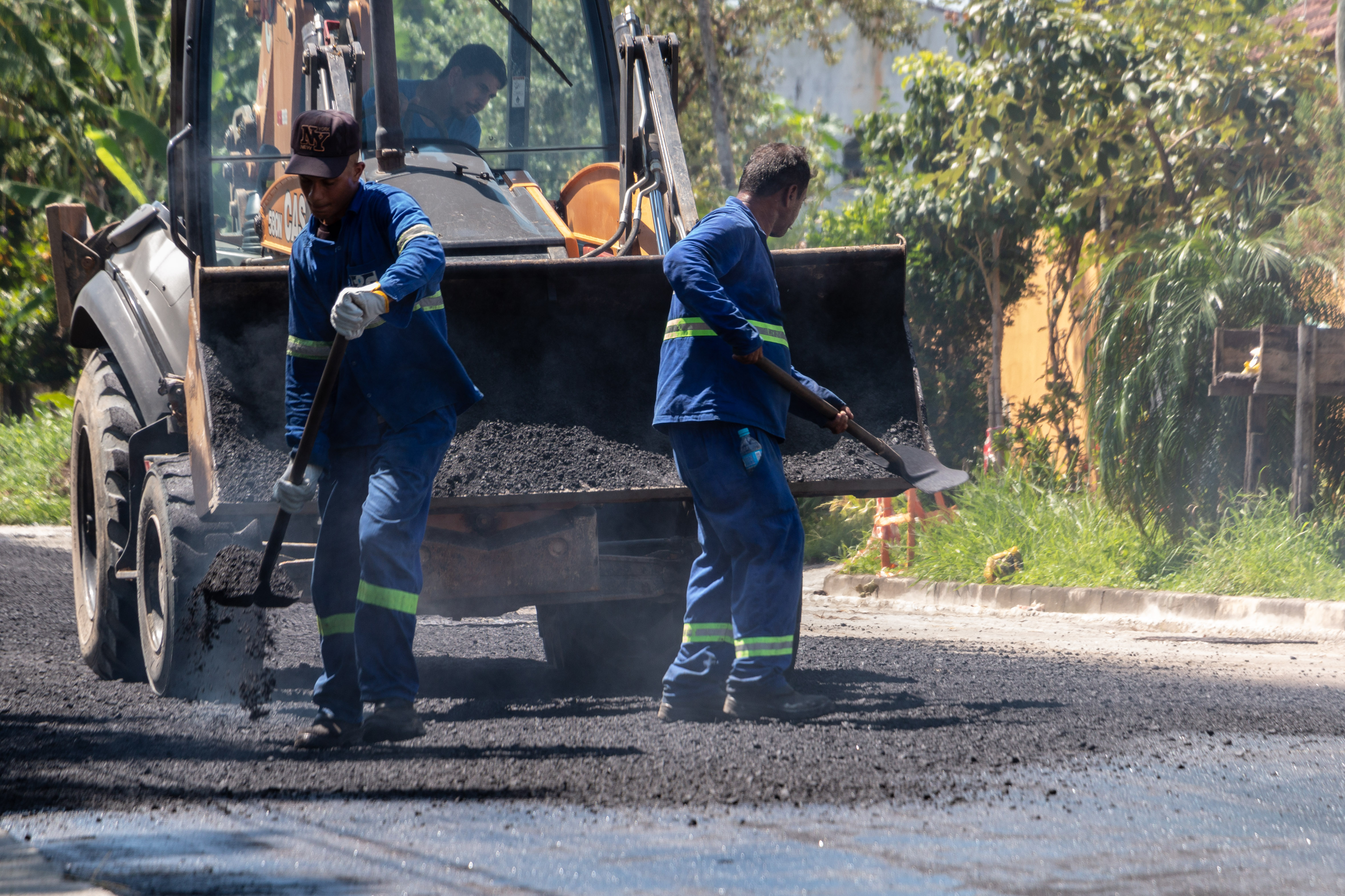 Bertioga investe R$ 27,5 milhões em obras de drenagem e pavimentação em todos os bairros