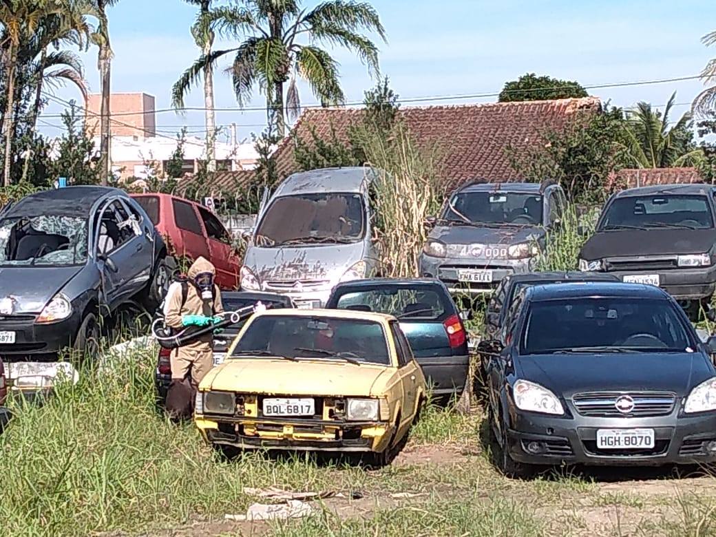 População pode usar Whatsapp para denunciar carros abandonados