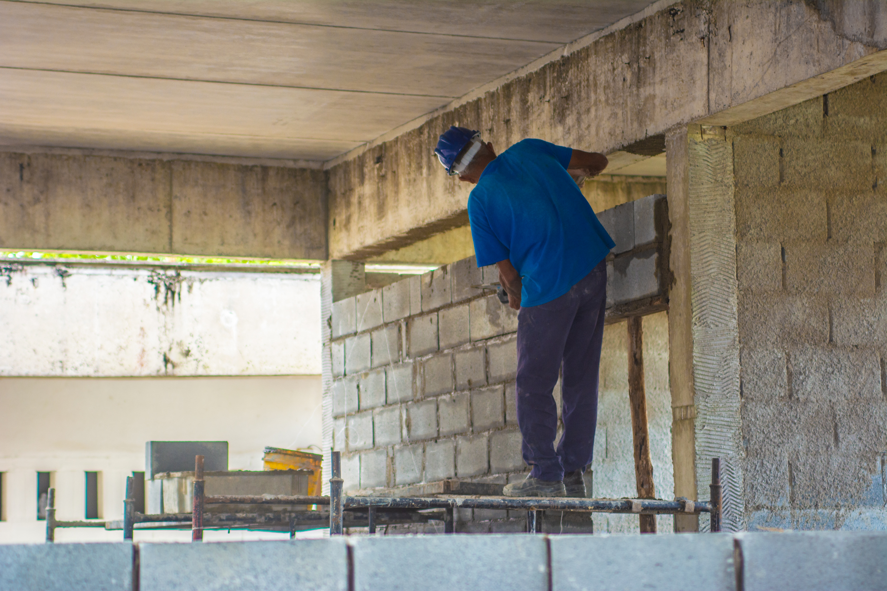 Obras do CEME avançam com a instalação da cobertura