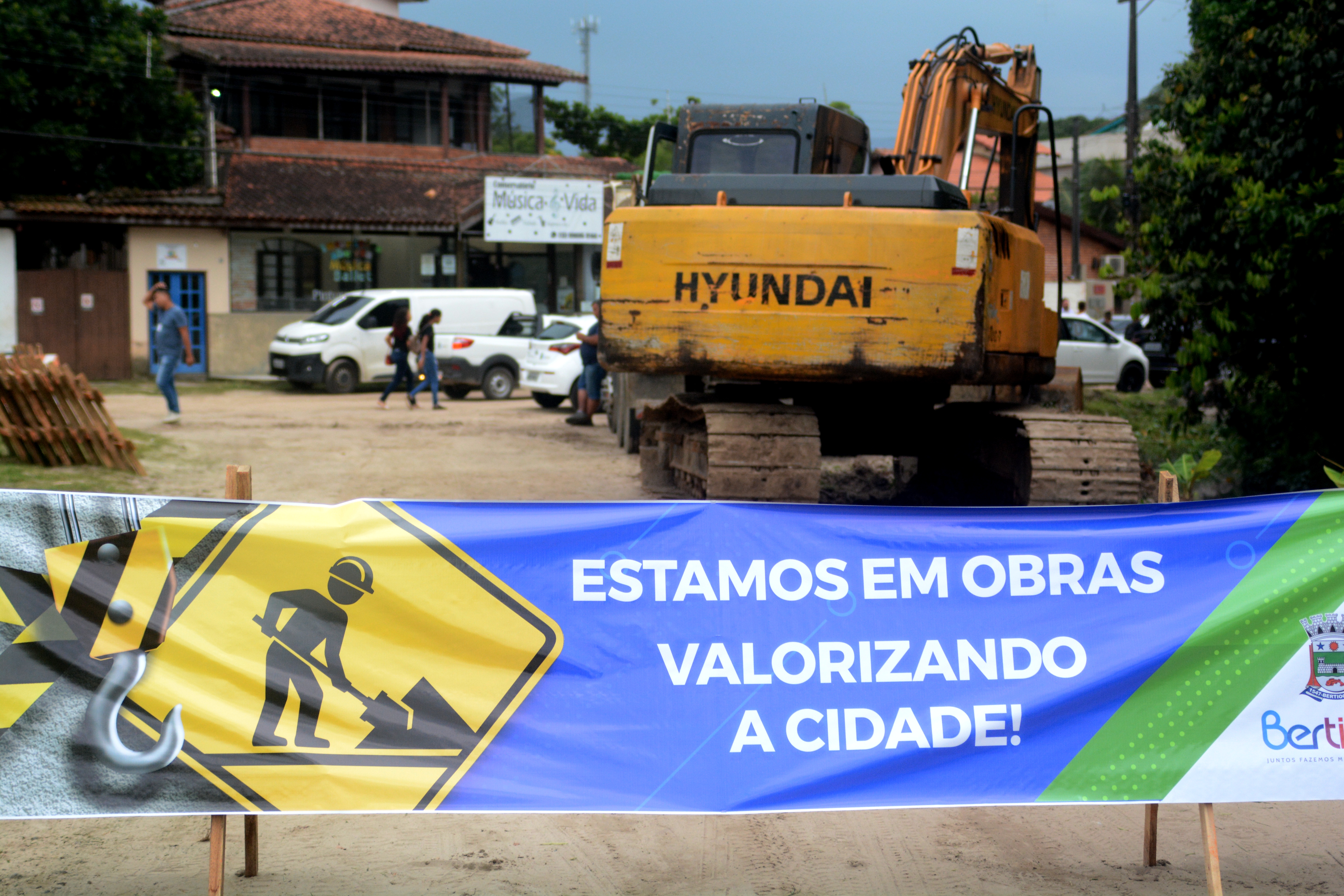 Boracéia, Jd. Vicente de Carvalho e Centro, recebem obras de drenagem e pavimentação