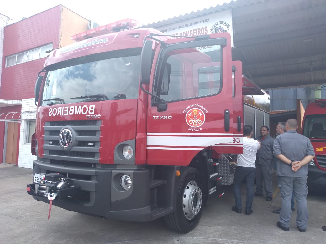 Bertioga recebe novo caminhão do Corpo de Bombeiros