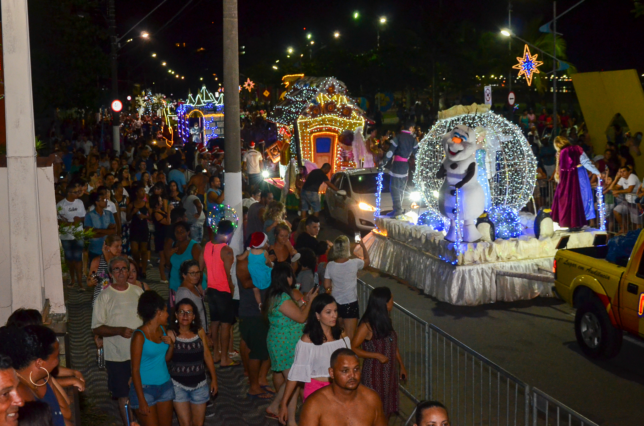 Saiba quais ruas ficam interditadas na Parada de Natal