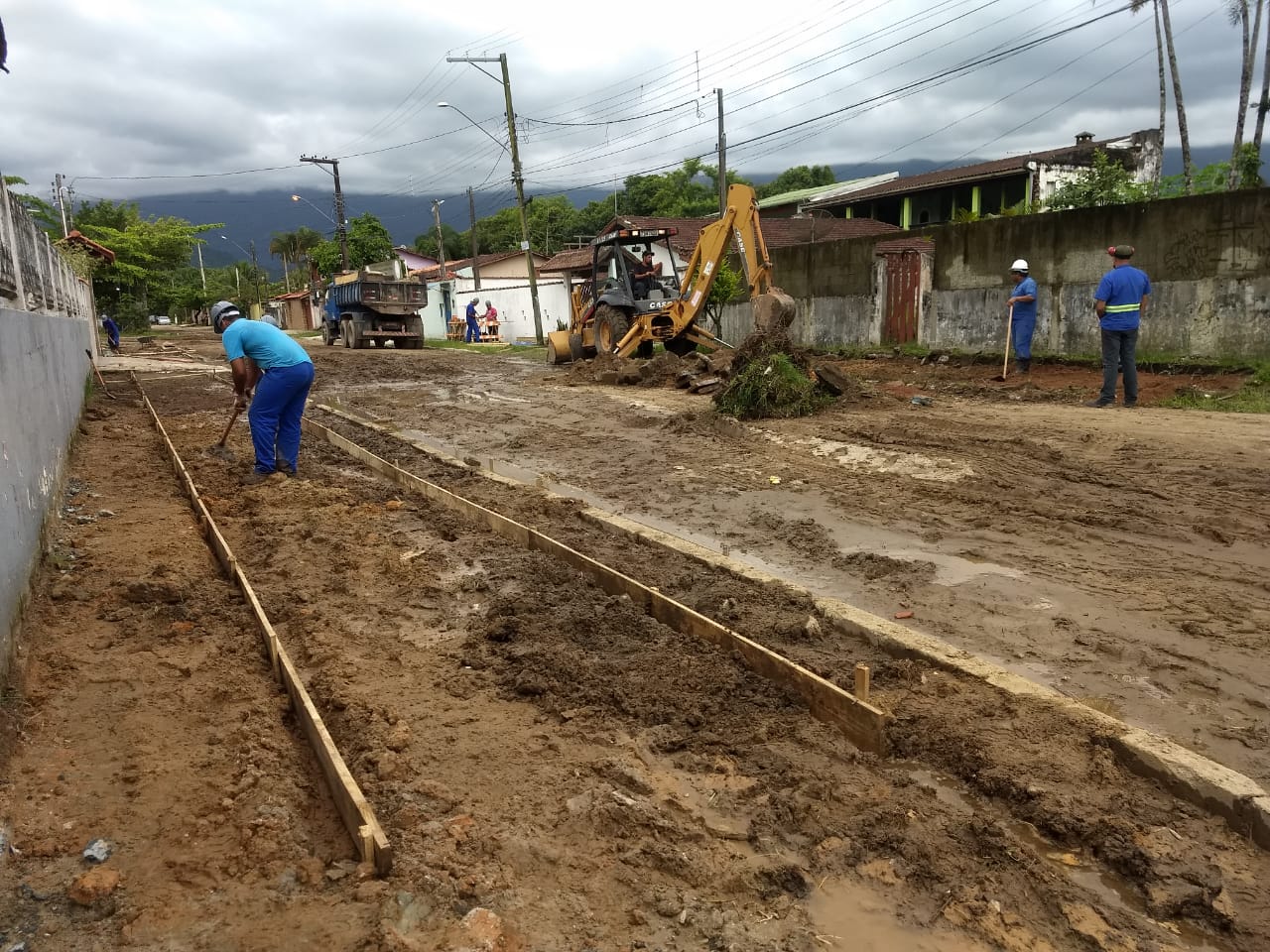 Jardim Veleiros recebe obras de pavimentação