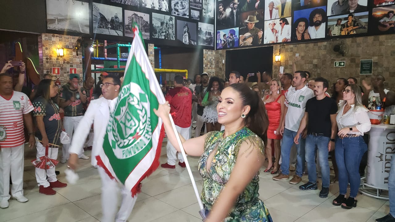 Bertioga será homenageada pela X-9 no Carnaval de Santos no sábado (15)