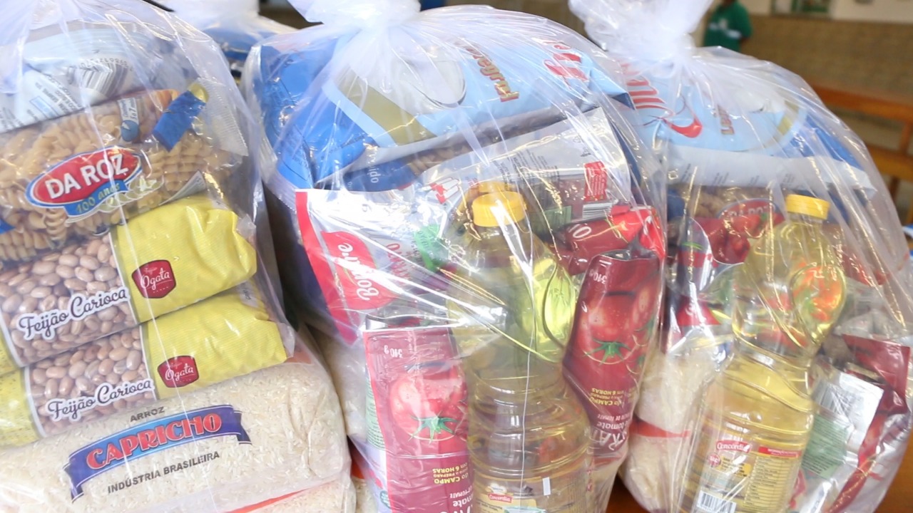 Prefeitura inicia distribuição dos kits de alimentos para alunos da rede municipal